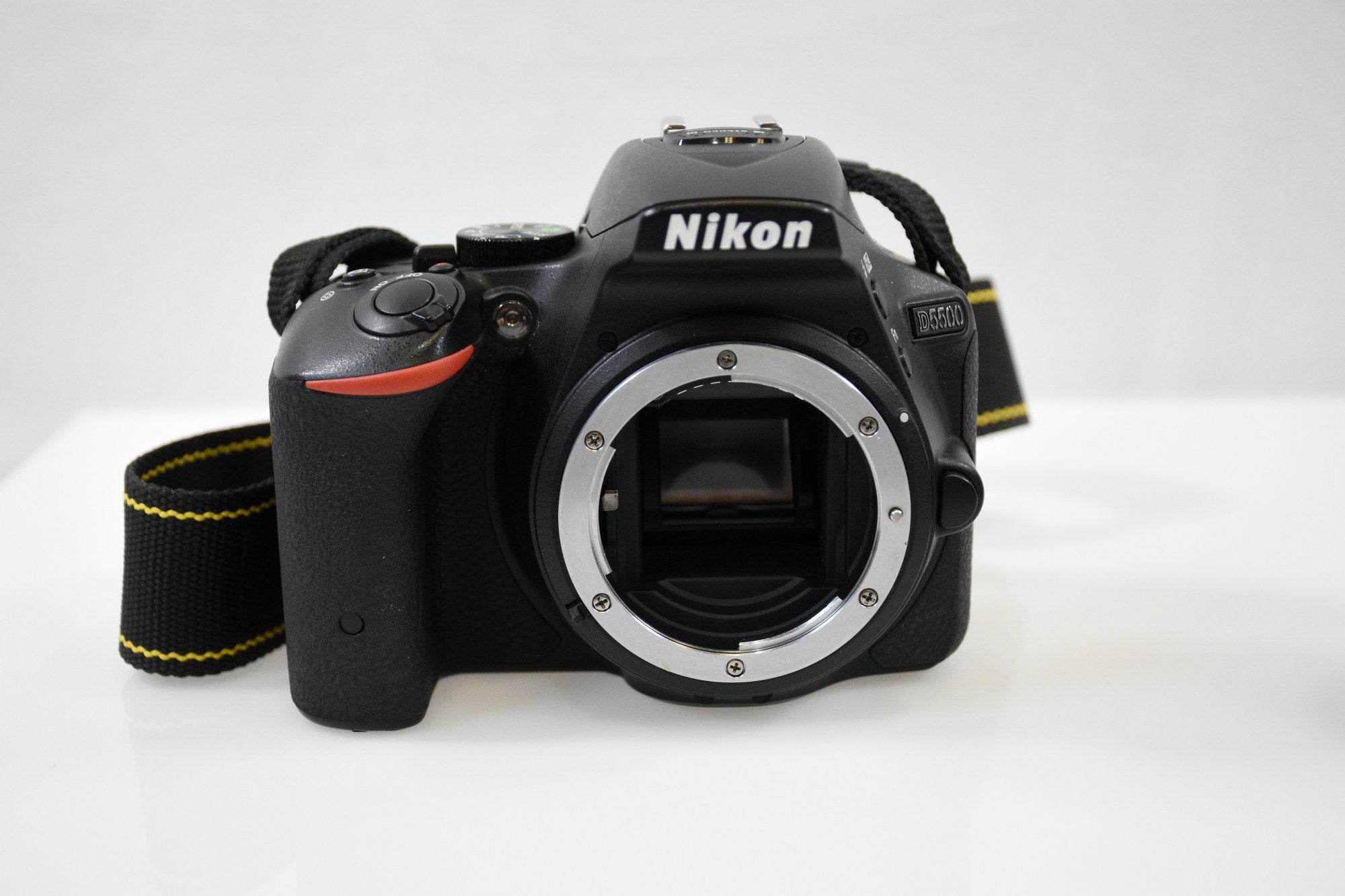 Nikon D5500 DSLR Camera - DX VR NIKKOR 18-55mm f/3.5-5.6G G II Lens - DOKAN