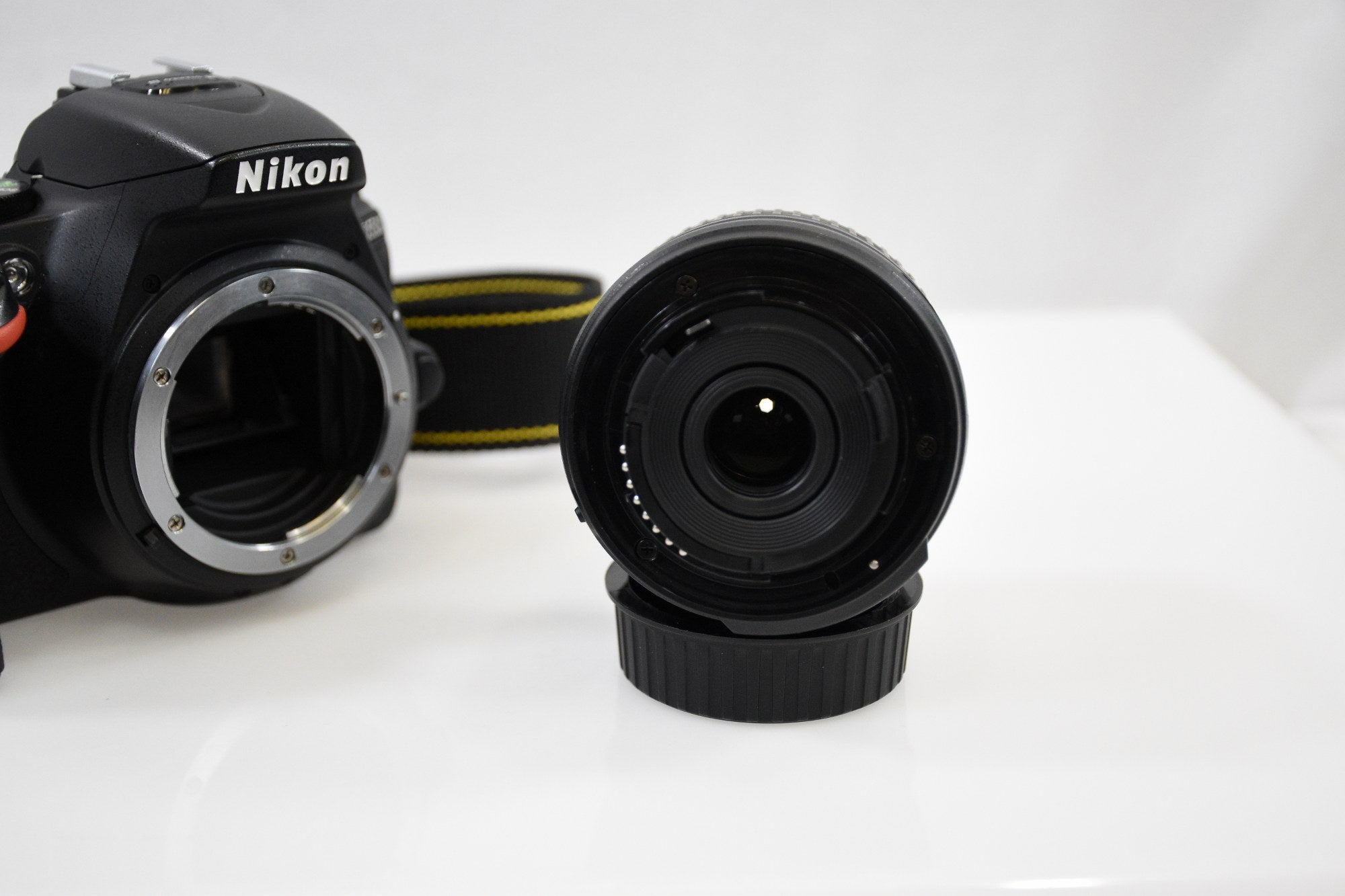 Nikon D5500 DSLR Camera - DX VR NIKKOR 18-55mm f/3.5-5.6G G II Lens - DOKAN