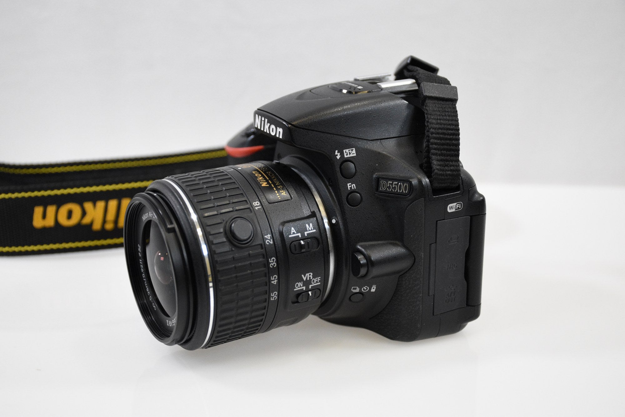 Nikon D5500 DSLR Camera - DX VR NIKKOR 18-55mm f/3.5-5.6G G II Lens - DOKAN