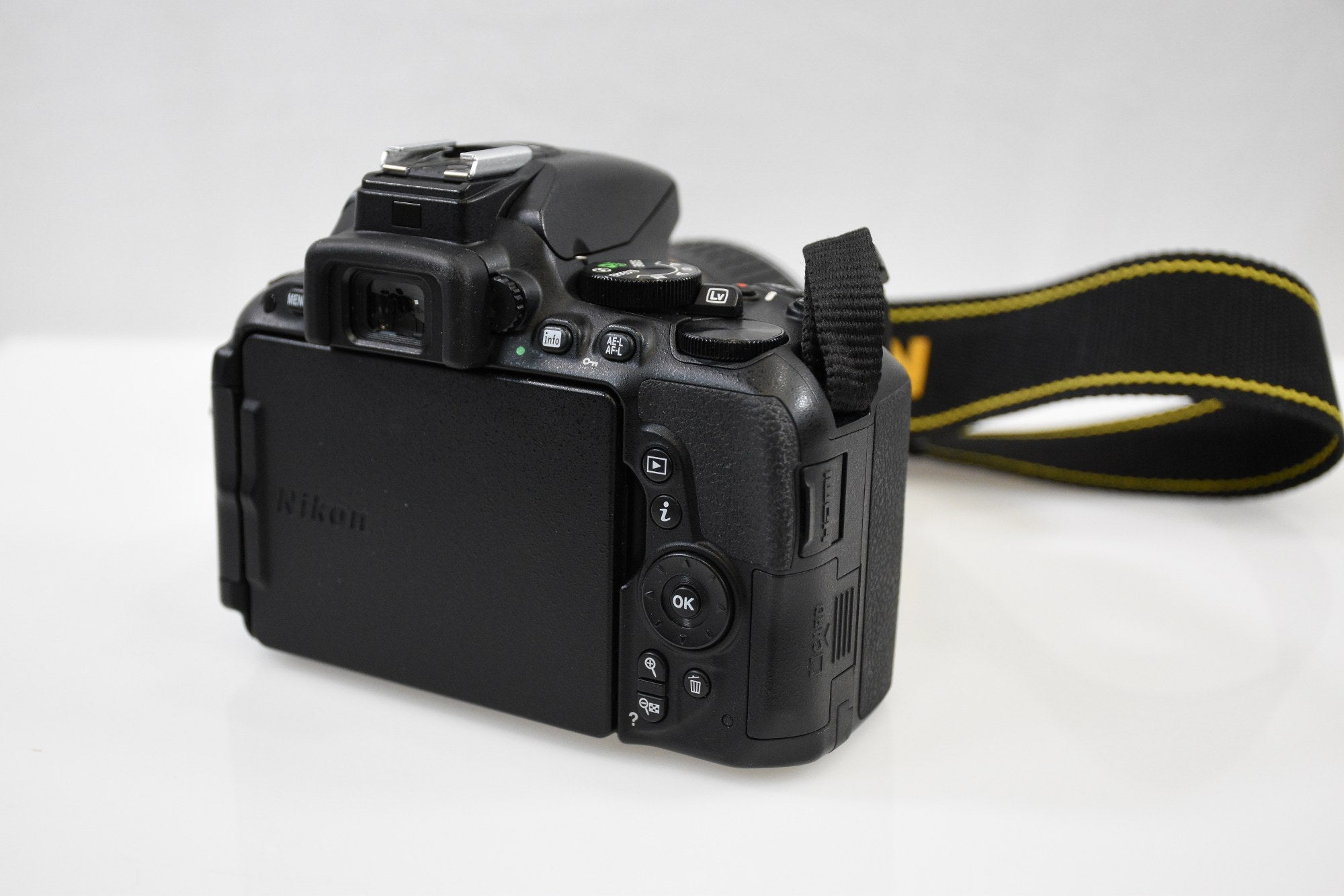 Nikon D5500 DSLR Camera - DX VR NIKKOR 18-55mm f/3.5-5.6G G II Lens - DOKAN