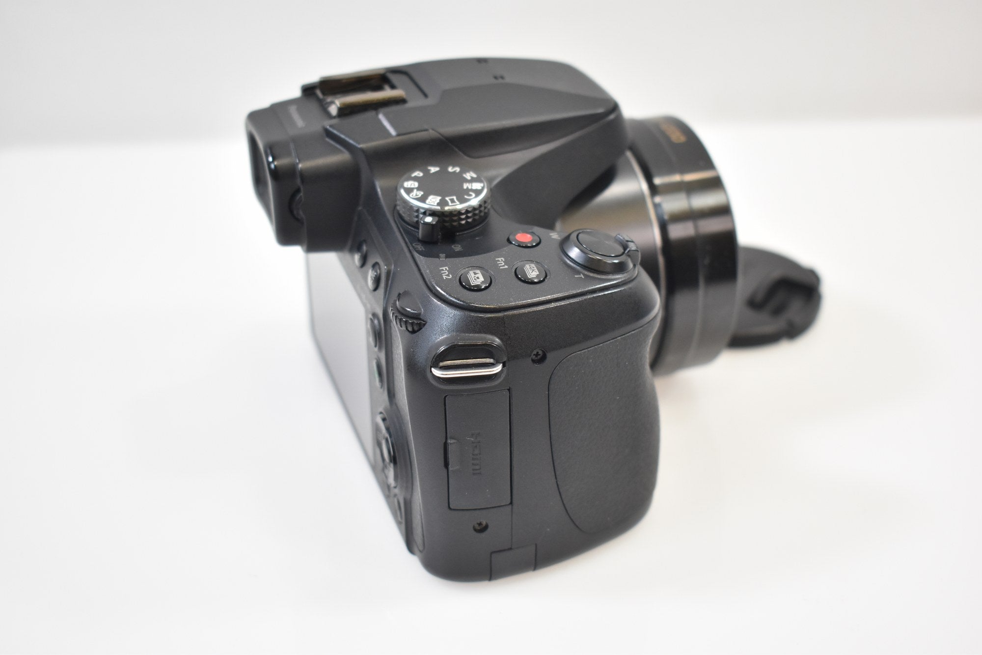 Panasonic LUMIX DC-FZ80DK Full-Frame with 20-1200mm Lens Kit - box and bag