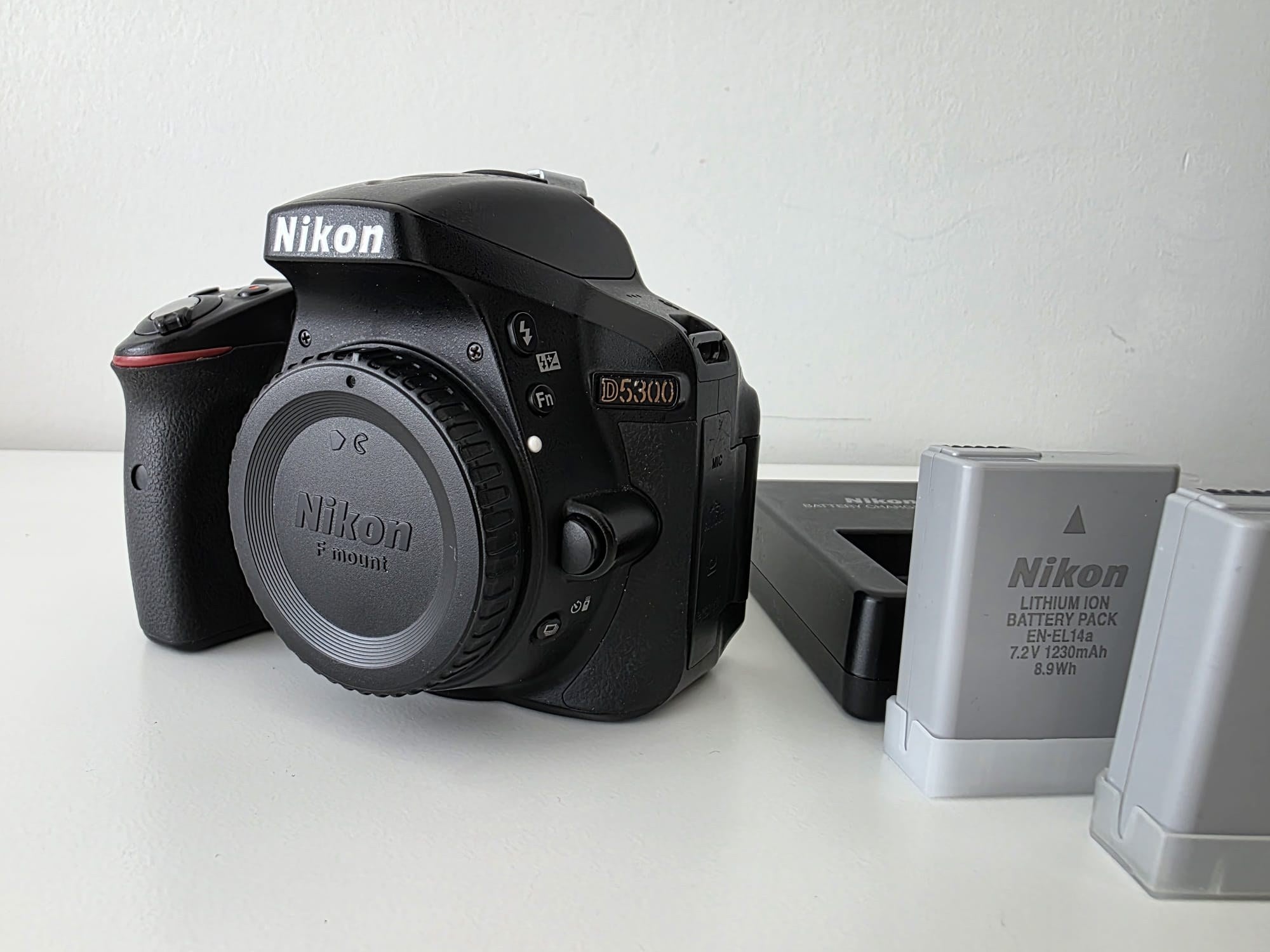 Cámara DSLR Nikon D5300 24.2 MP CMOS - Cuerpo