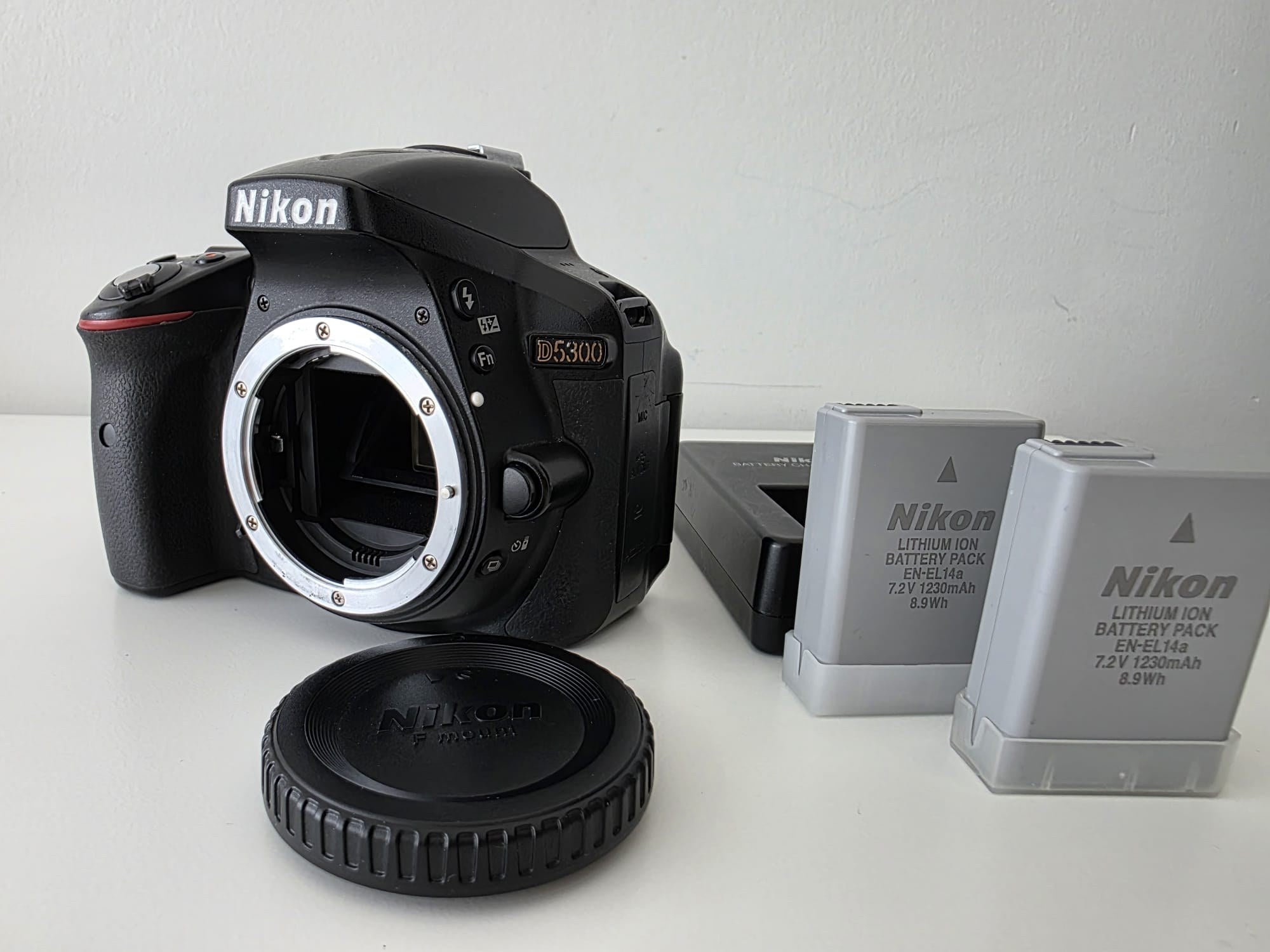 Cámara DSLR Nikon D5300 24.2 MP CMOS - Cuerpo