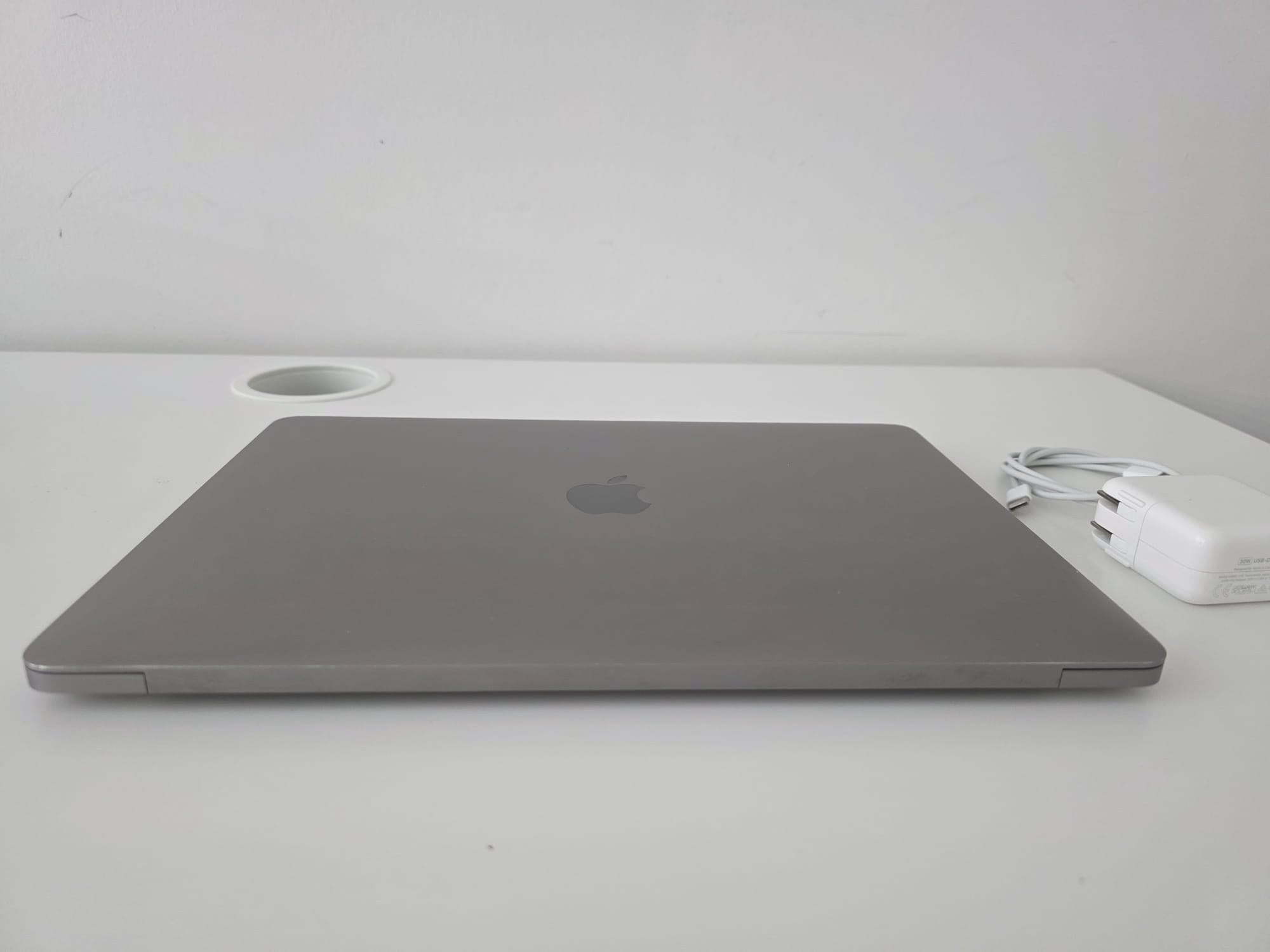 MacBook Pro 13" 2020 - i5 16GB 512GB - Laptop - DOKAN