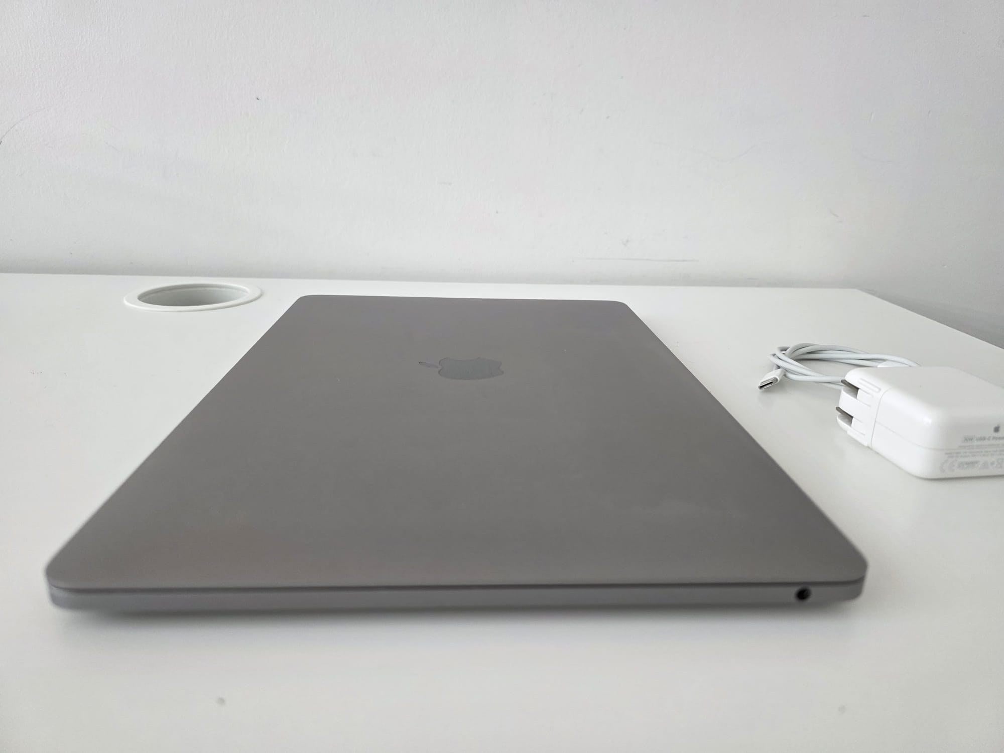 MacBook Pro 13" 2020 - i5 16GB 512GB - Laptop - DOKAN