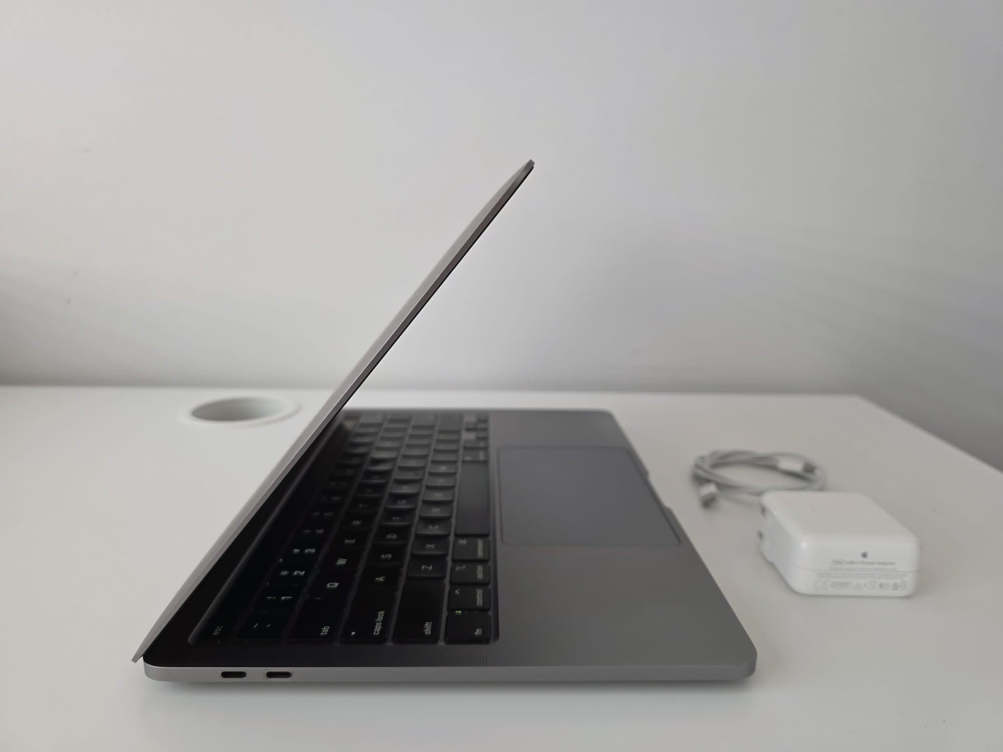 MacBook Pro 13" 2020 - i5 16GB 512GB - Laptop - DOKAN