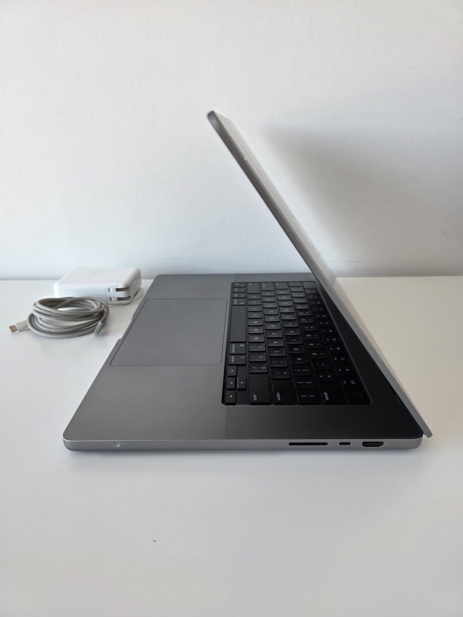 MacBook Pro 16" 2023 - M2 Pro 16GB 1TB - Laptop