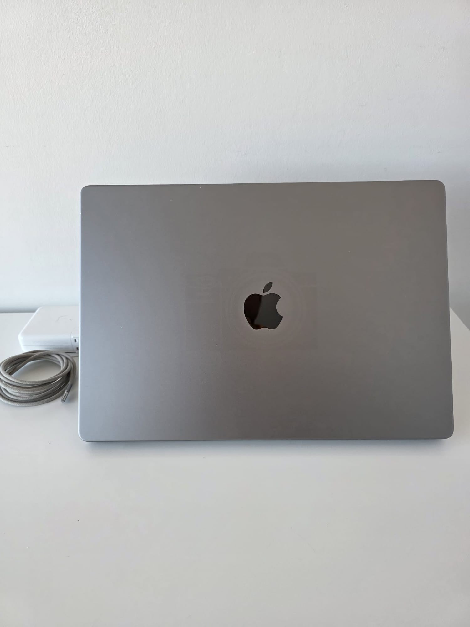 MacBook Pro 16" 2023 - M2 Pro 16GB 1TB - Laptop