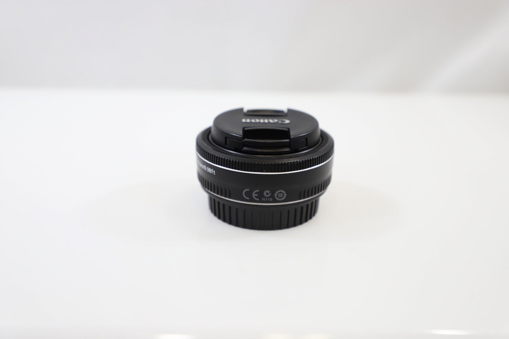 Canon EF 40mm f/2.8 STM Lens - EF-Mount Lens/Full-Frame Format