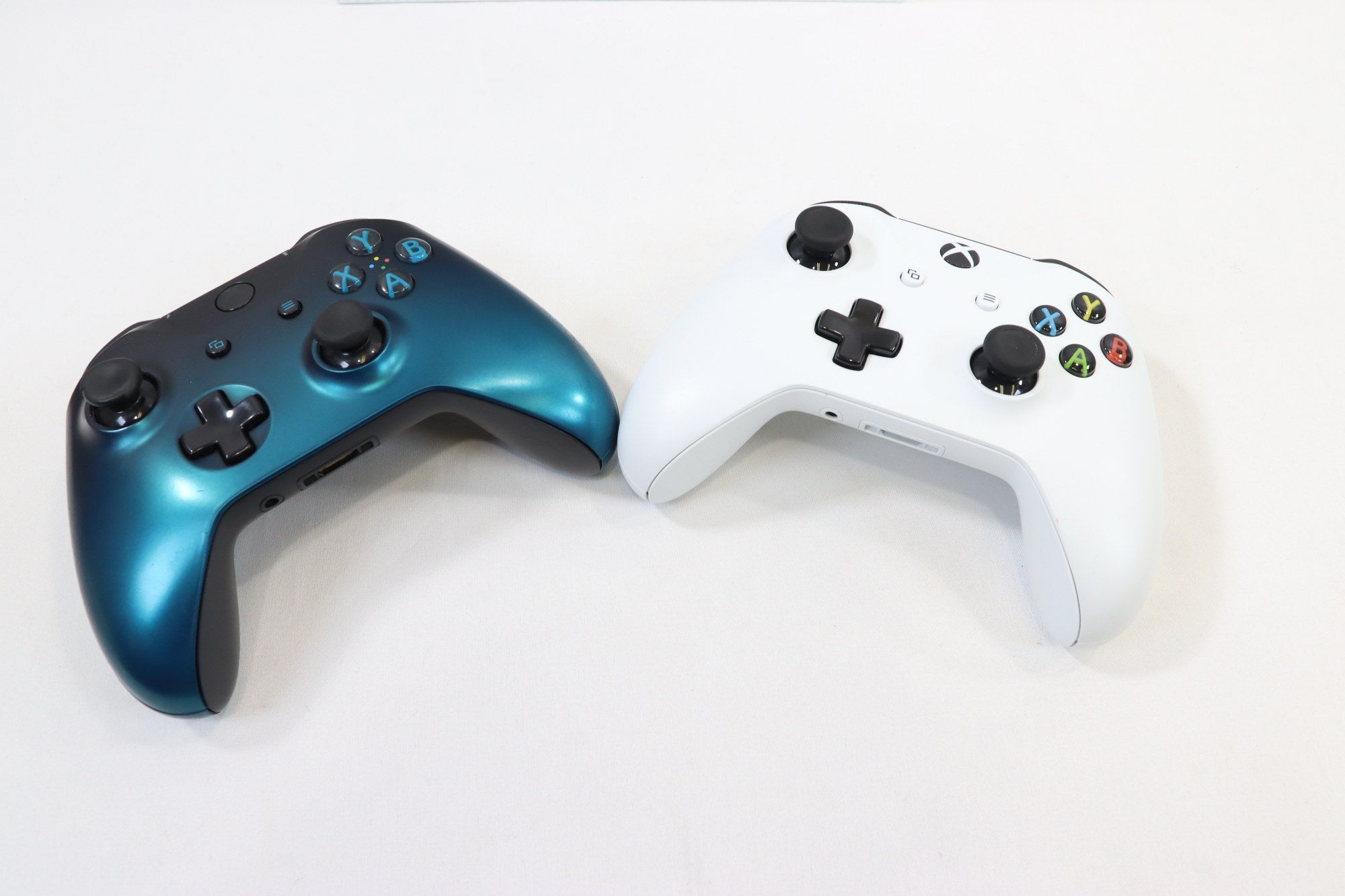 Xbox One S 1TB Console - Xbox One S Edition - DOKAN