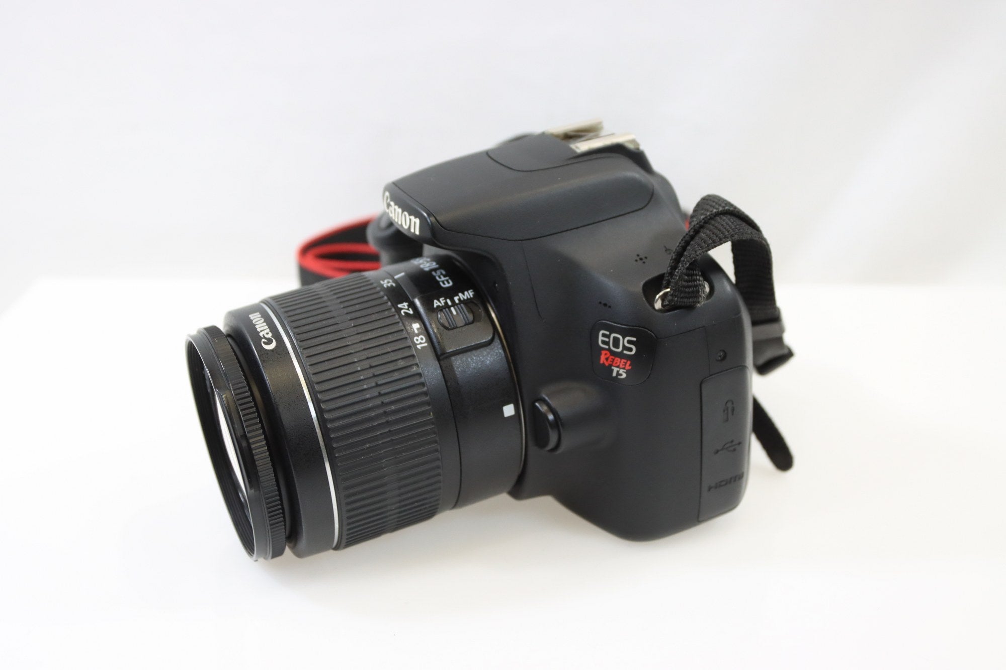 Canon EOS Rebel T5 DSLR Camera Kit - EF-S 18-55mm f/3.5-5.6 IS III lens