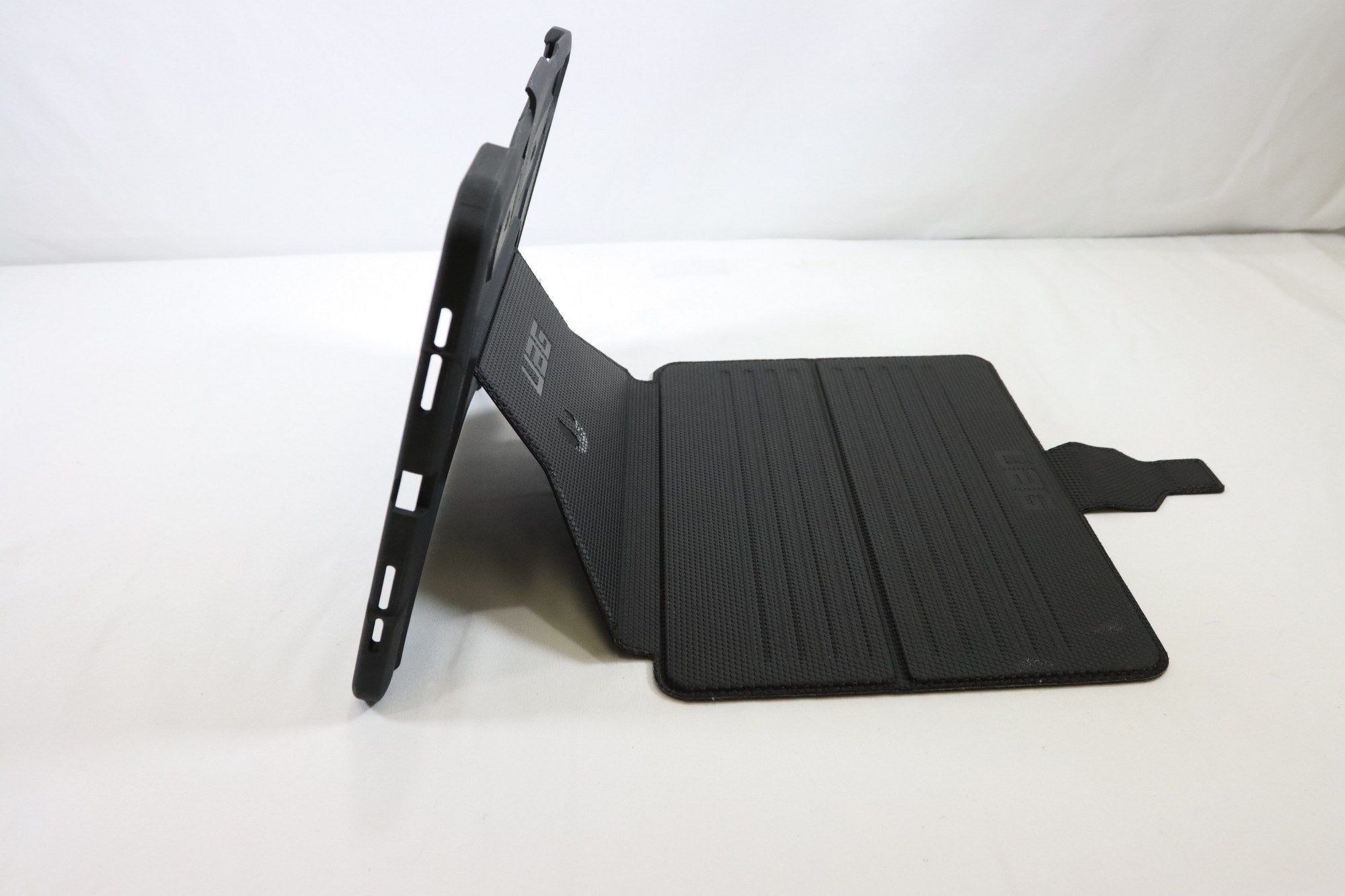 Uag iPad Pro 11" Folio case - DOKAN