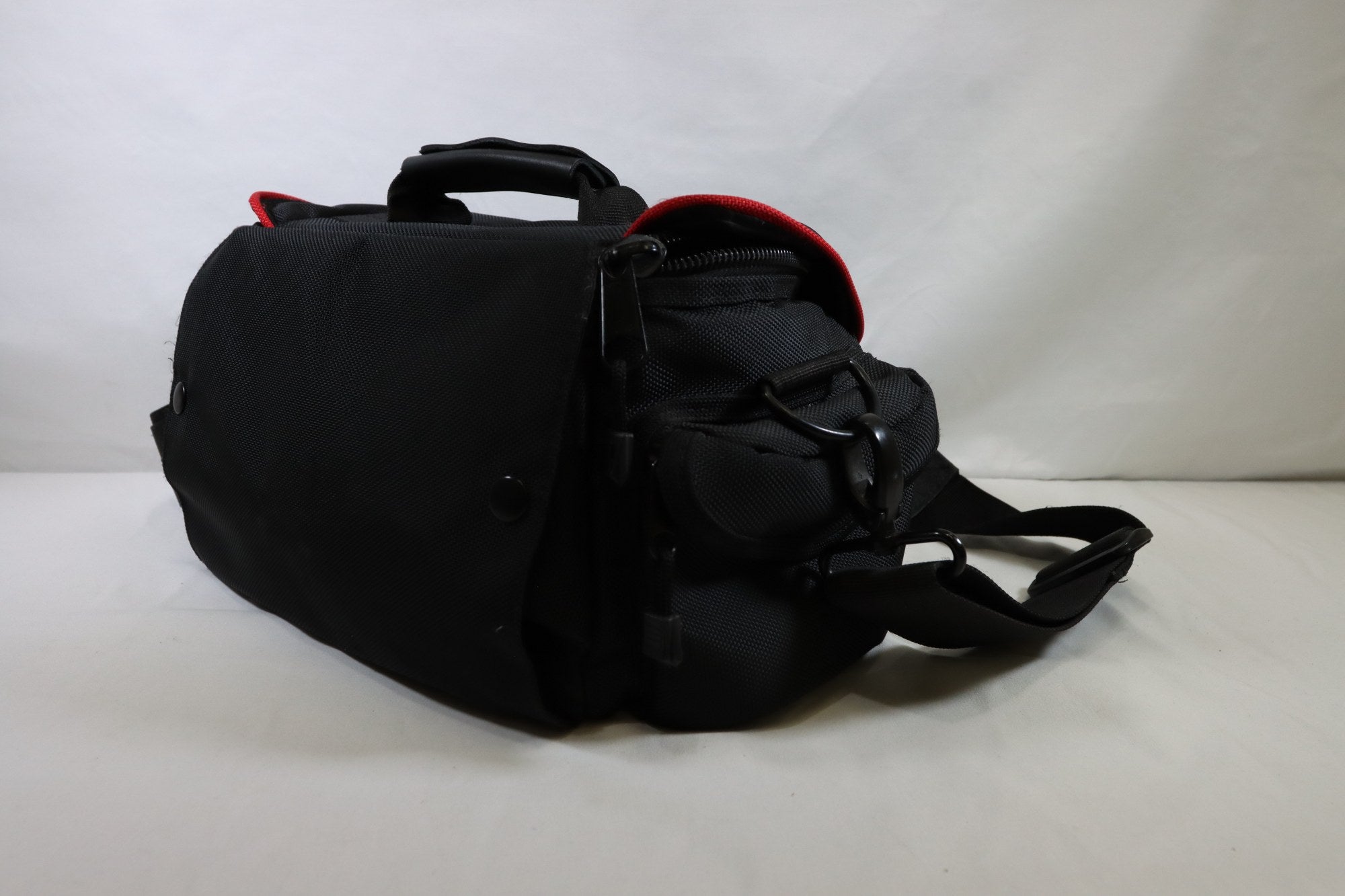 Canon 200SR Medium DSLR Bag - DOKAN
