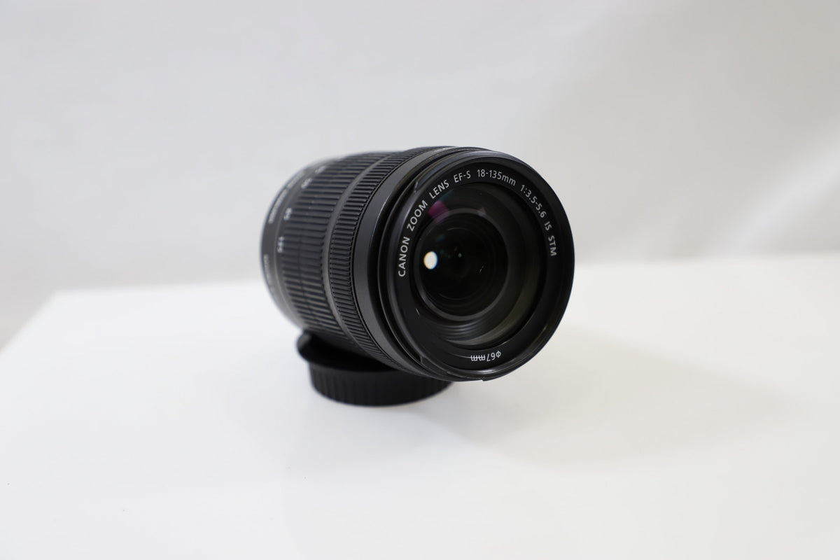 Canon EF-S 18-135mm f/3.5-5.6 IS Standard Zoom Lens - EF-S Mount Lens/APS-C Format