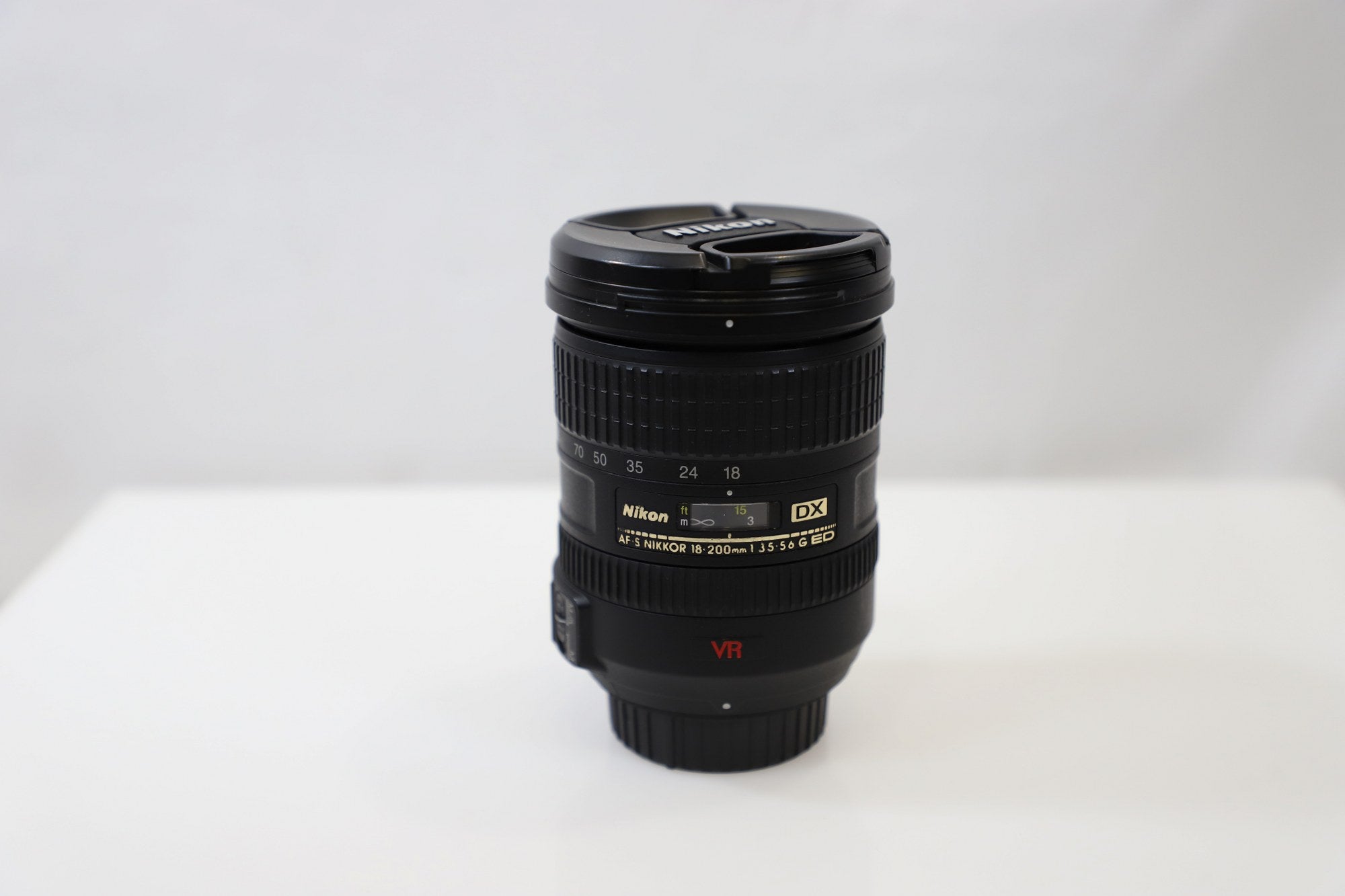 Nikon AF-S Nikkor DX VR 18-200mm f3.5-5.6 G ED Lens - F-Mount Lens/DX Format