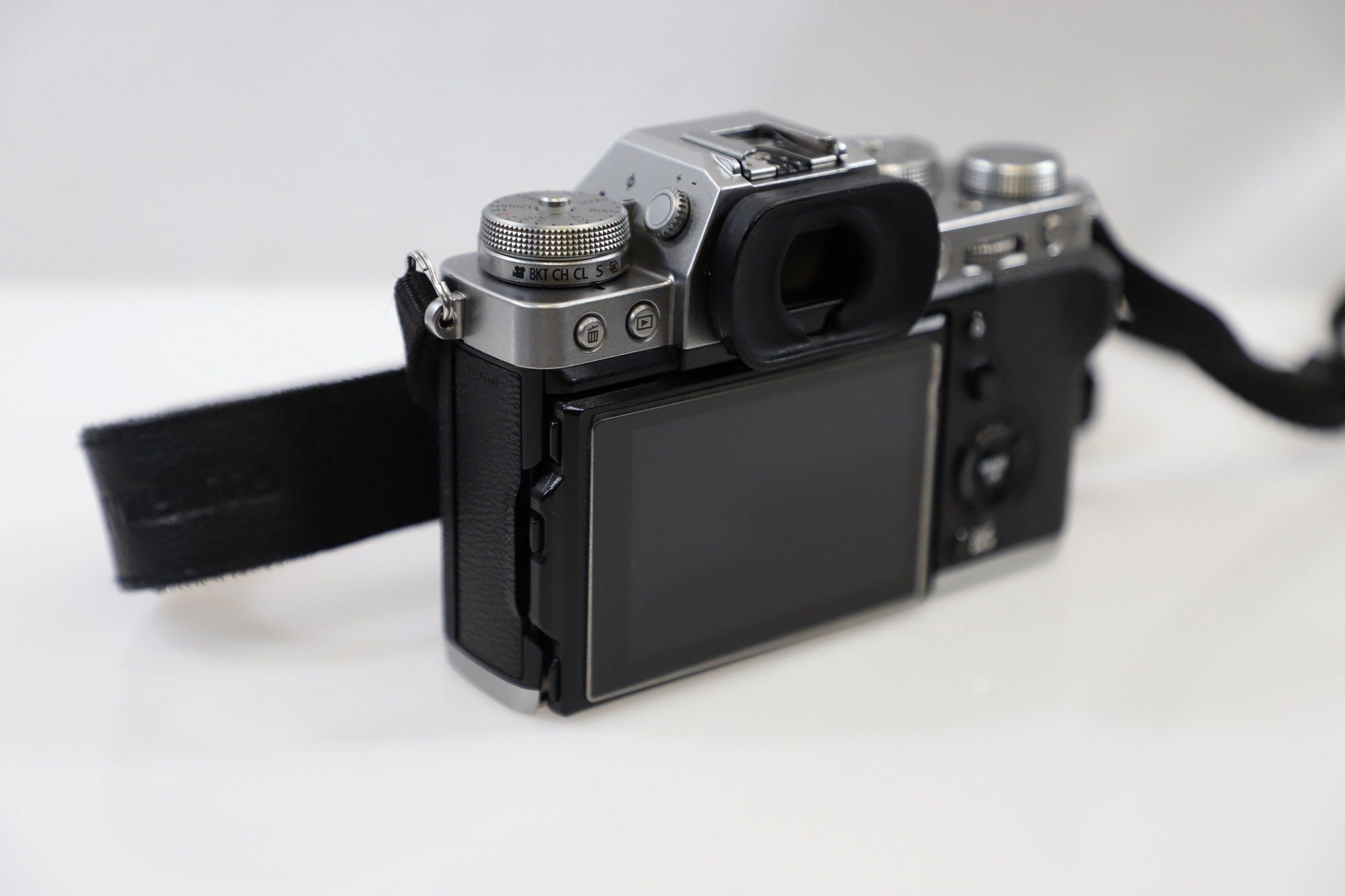 FUJIFILM X-T3 Mirrorless Camera - Body