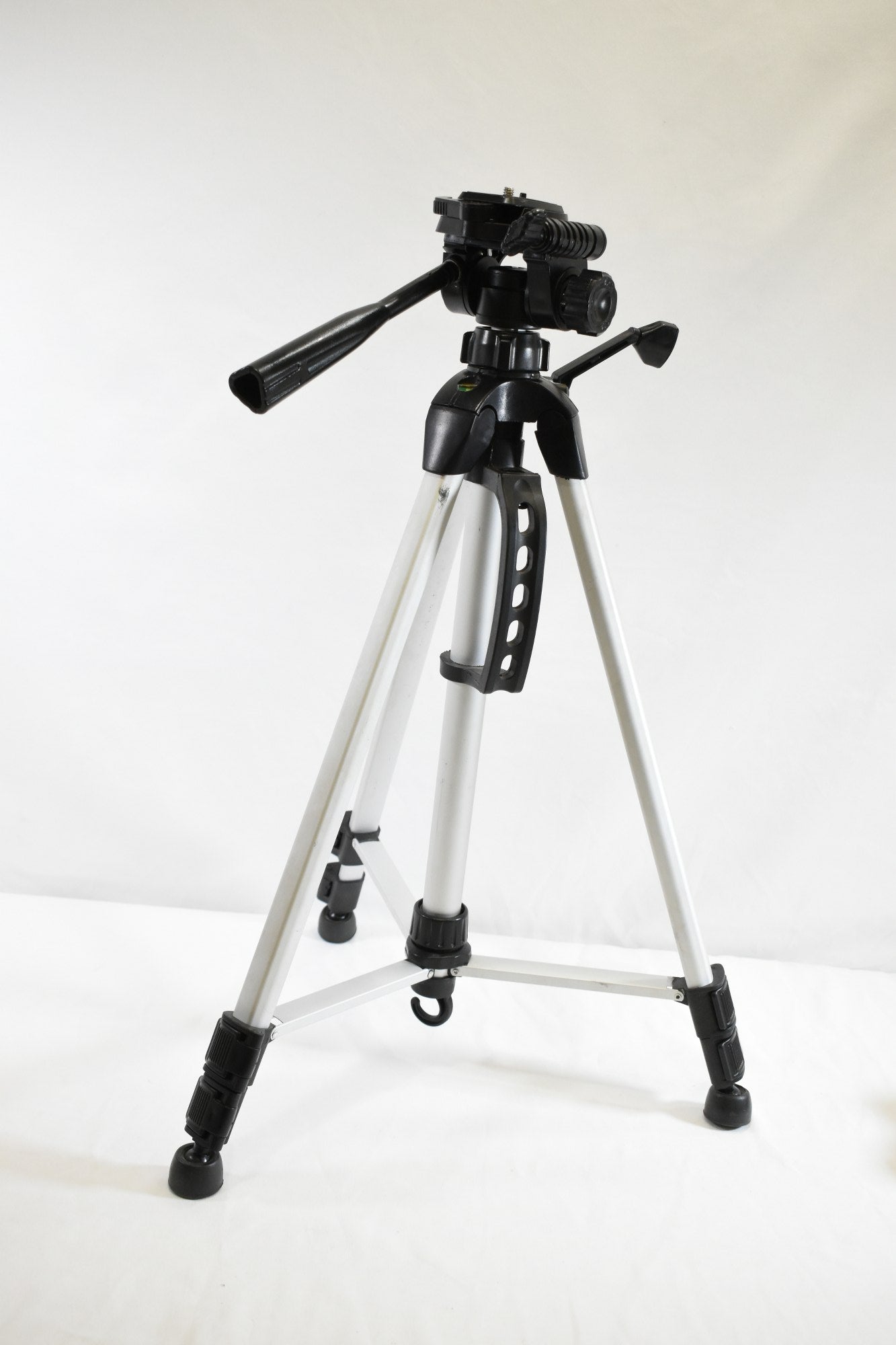 Soligor T145 Camera Tripod - DOKAN
