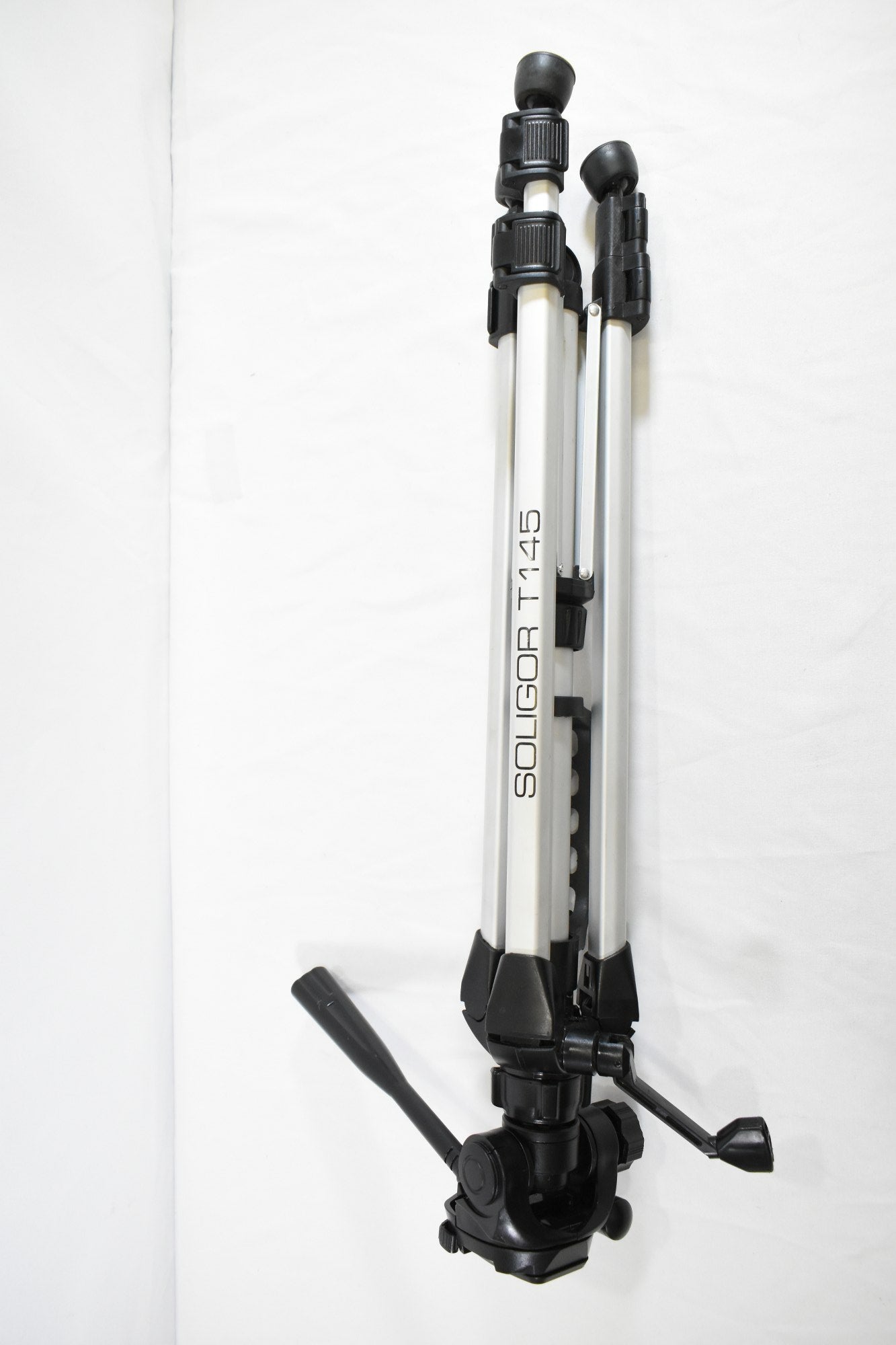 Soligor T145 Camera Tripod - DOKAN