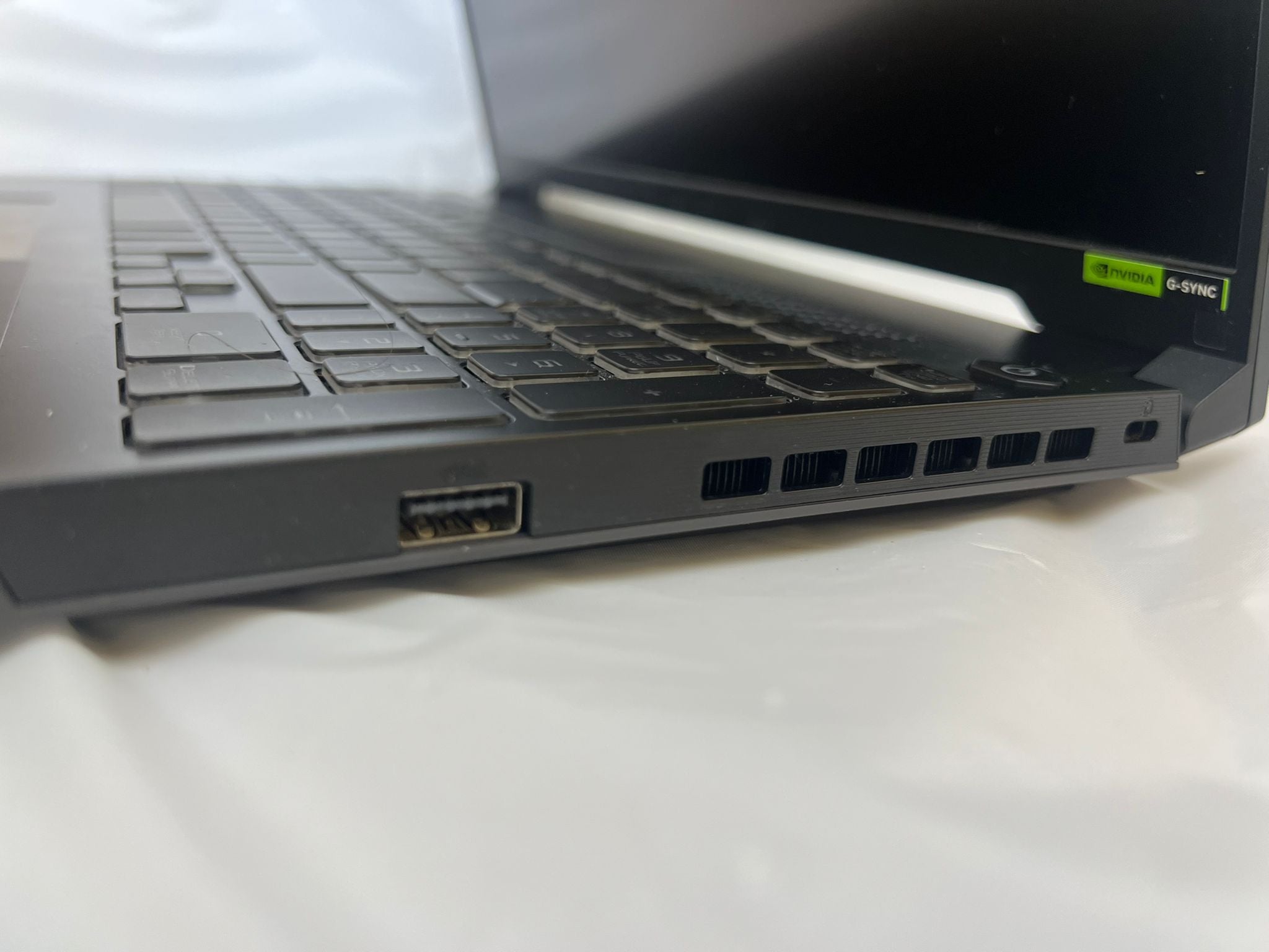 ASUS TUF A16 16" - Ryzen 5 7535HS 16GB 500GB RTX 4050 - Portátil gaming