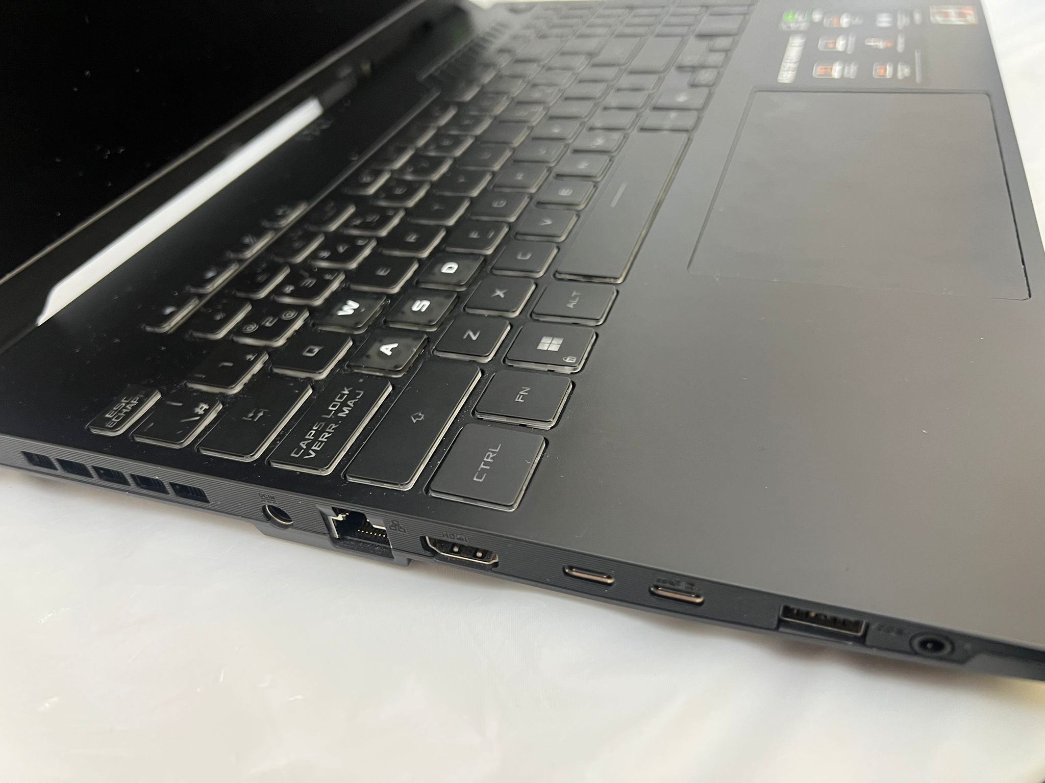 ASUS TUF A16 16" - Ryzen 5 7535HS 16GB 500GB RTX 4050 - Portátil gaming