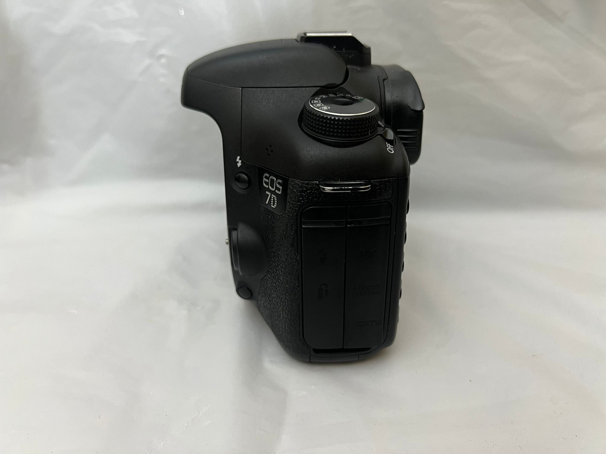 Canon EOS 7D 18MP CMOS DSLR Camera - Body