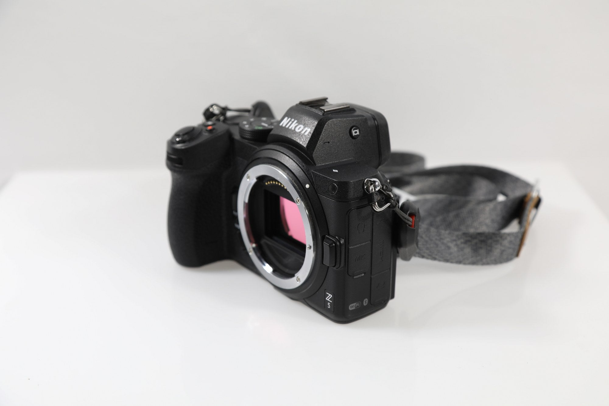 Nikon Z5 sans miroir - Boîtier