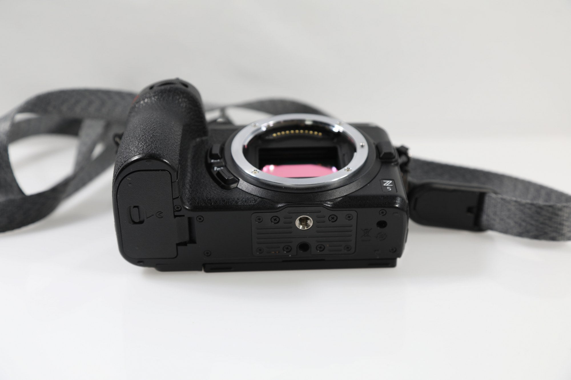 Nikon Z5 Mirrorless - Body