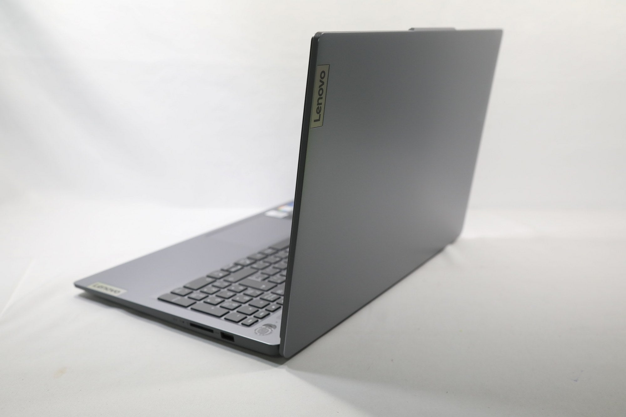 Lenovo IdeaPad Slim 15" - Intel i7 1355U 16GB 512GB - Laptop - DOKAN