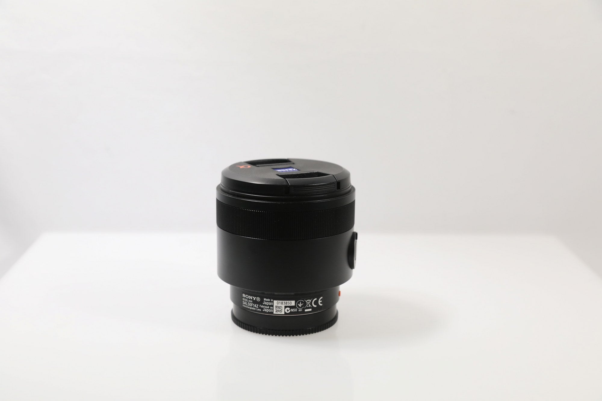 Sony Zeiss Planar T* 50mm f/1.4 ZA SSM Lens - A-Mount Lens/Full-Frame Format - DOKAN