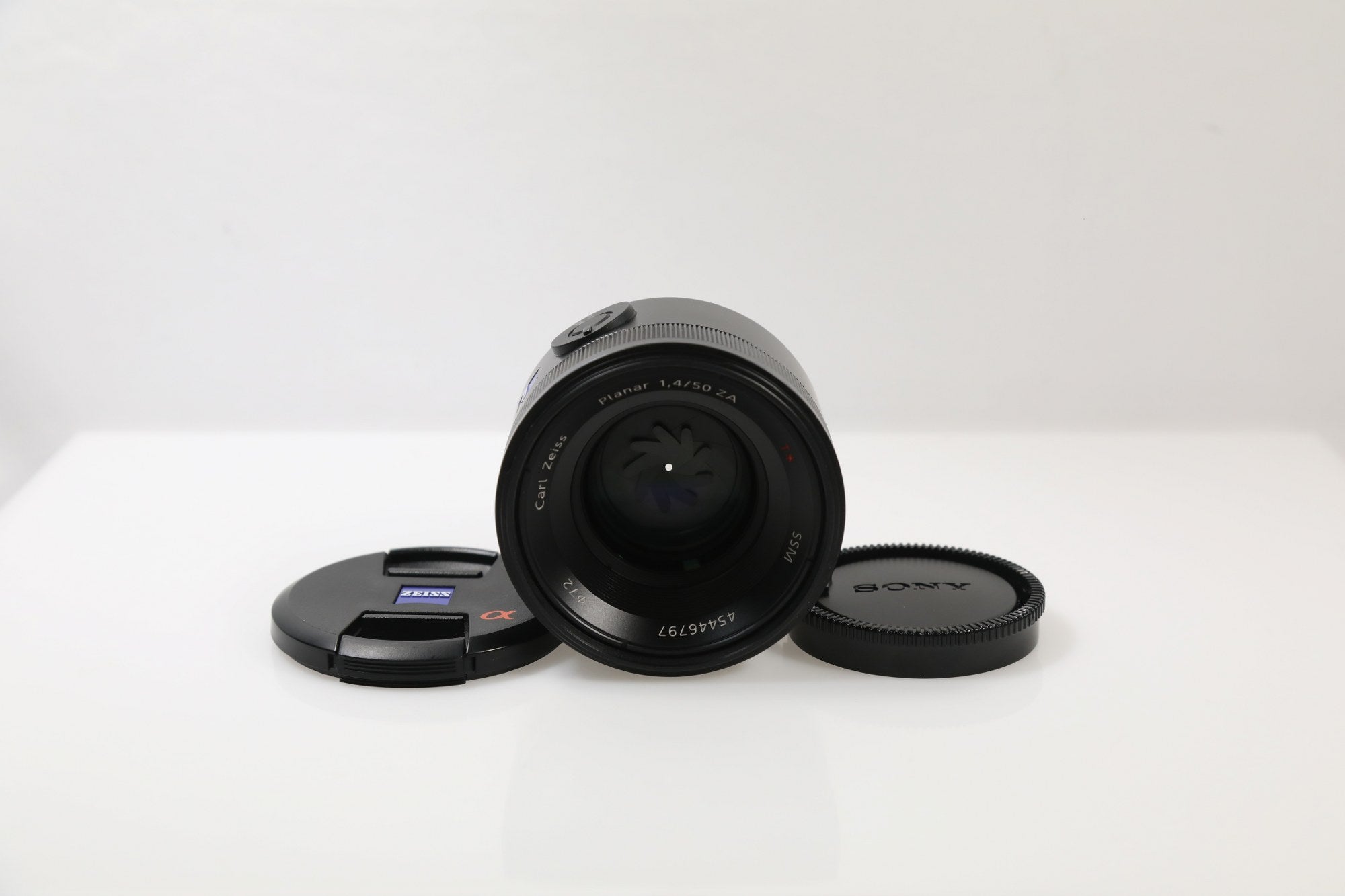 Sony Zeiss Planar T* 50mm f/1.4 ZA SSM Lens - A-Mount Lens/Full-Frame Format - DOKAN