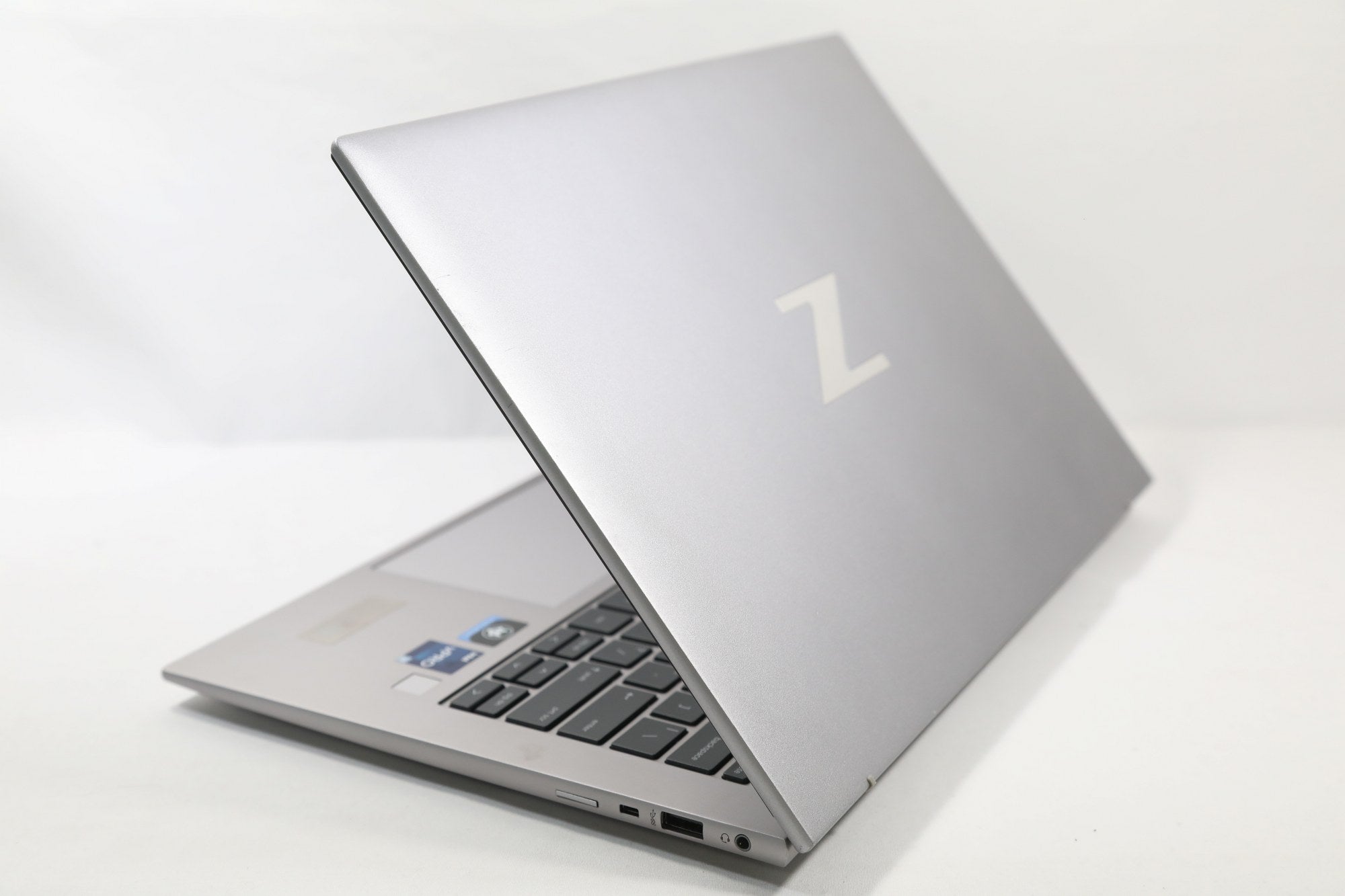 HP Zbook FireFly 14" - Intel i7 1270P 16GB 512GB - Laptop - DOKAN