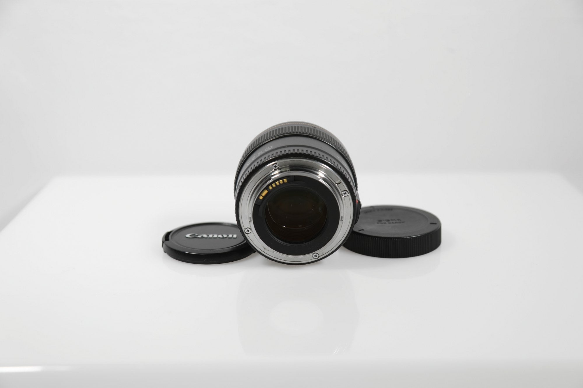 Canon EF 85mm F/1.8 USM - EF-Mount Lens/Full-Frame Format - DOKAN