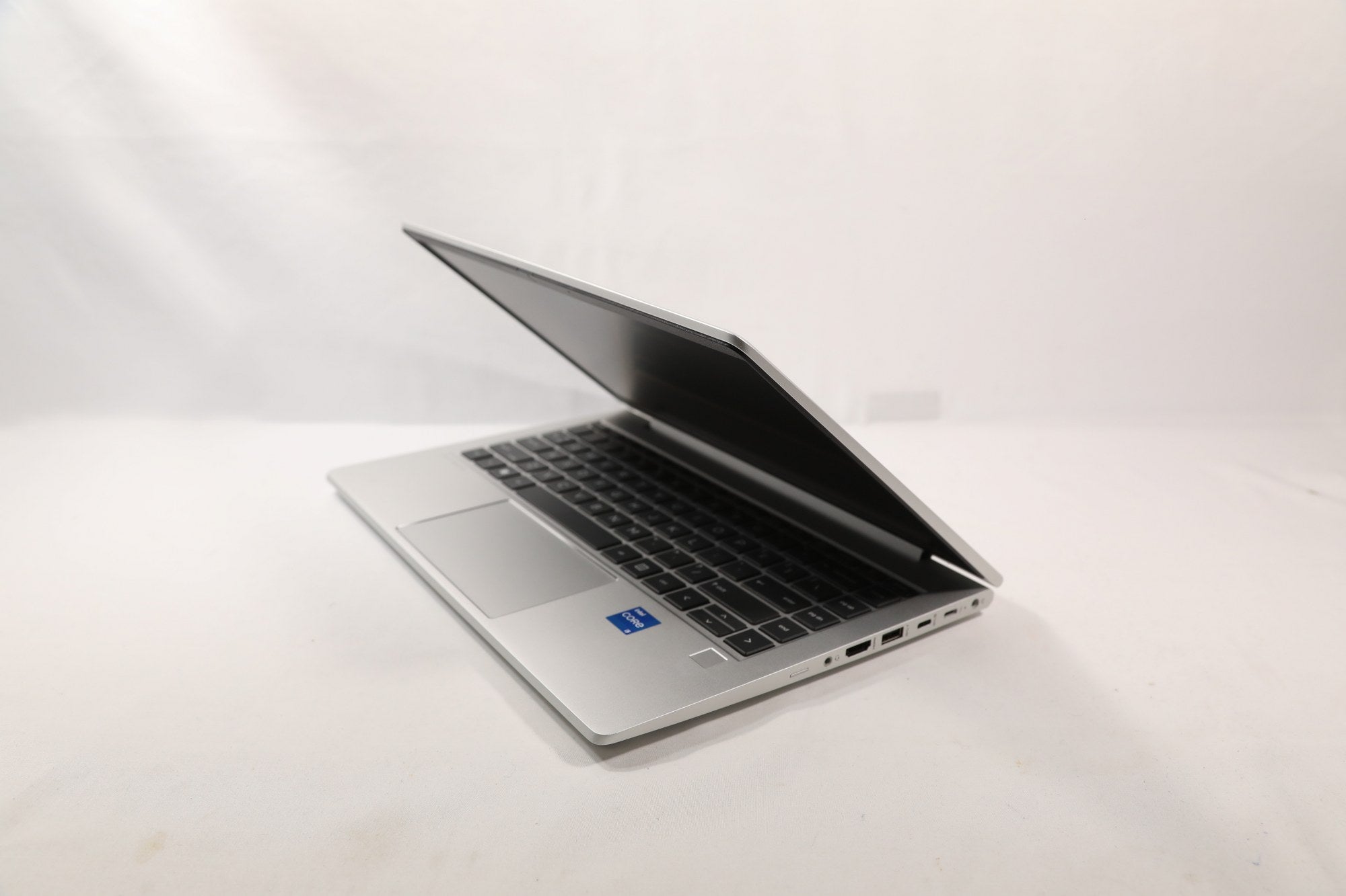 HP Elitebook 640 14" - Intel i5 1345U 32GB 512GB - Portátil