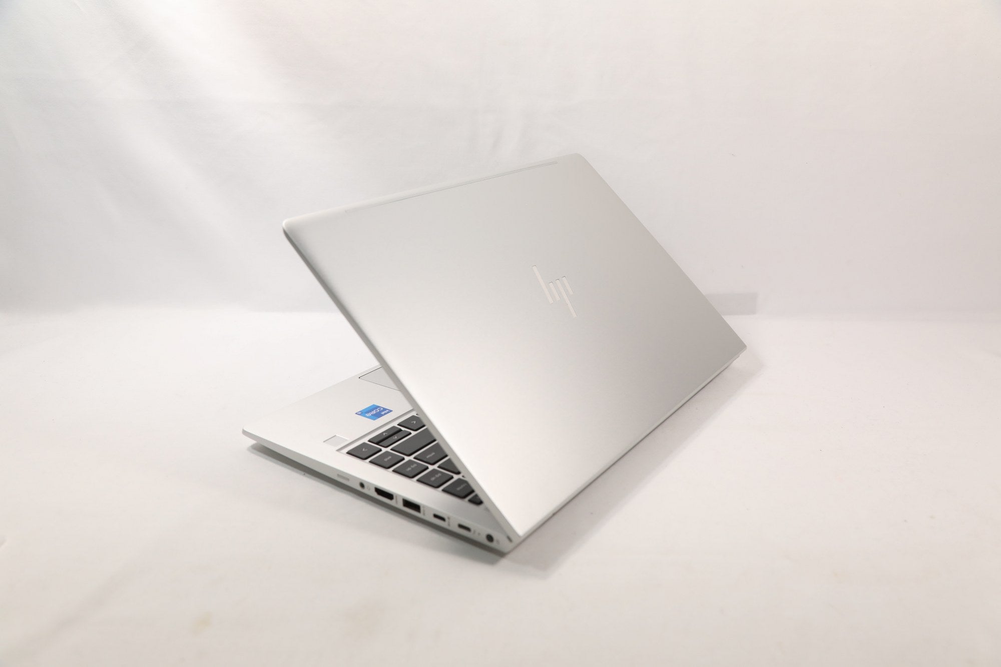 HP Elitebook 640 14" - Intel i5 1345U 32GB 512GB - Portátil