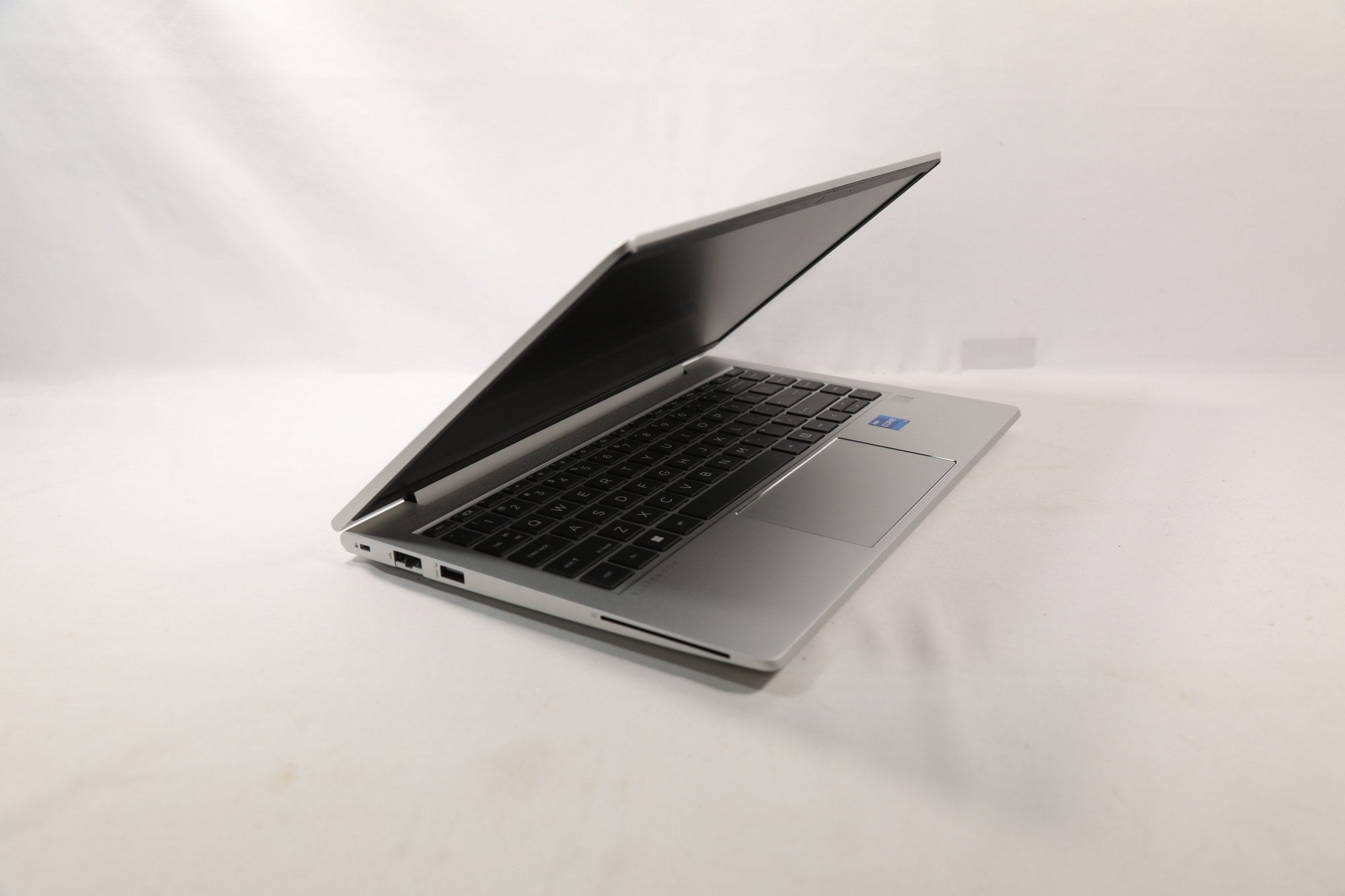 HP Elitebook 640 14" - Intel i5 1345U 32GB 512GB - Portátil