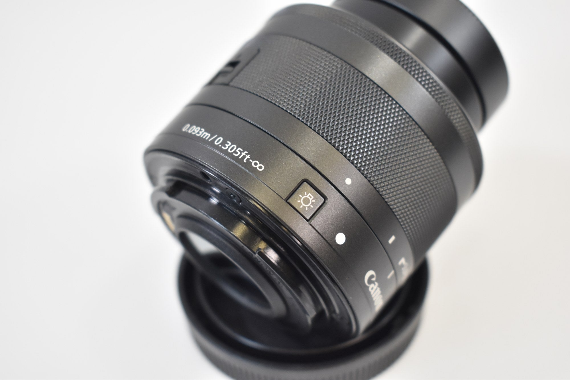 Canon EF-M 28mm f/3.5 Macro IS STM Lens (Black)