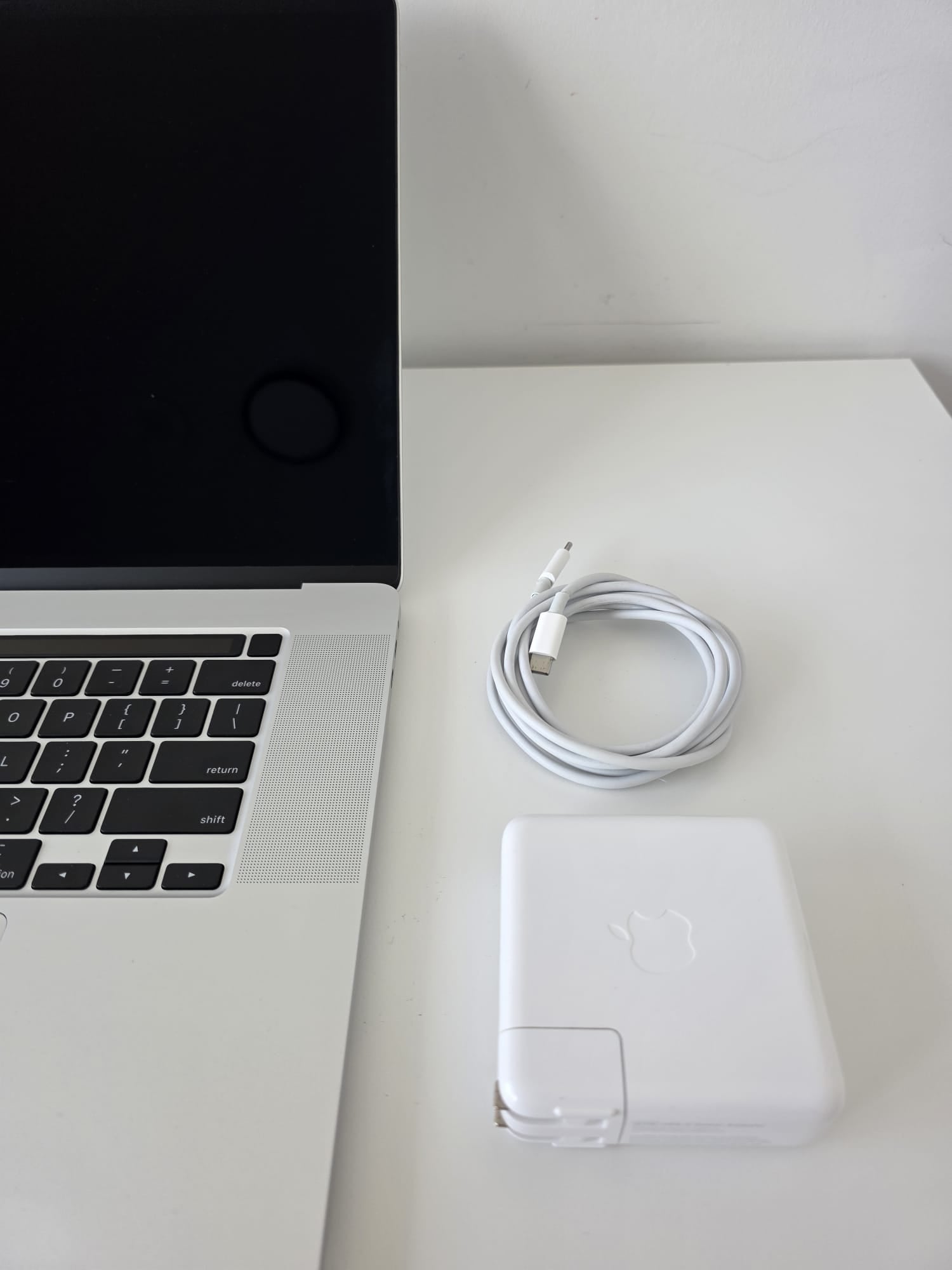 Apple MacBook Pro 16" 2019 - i7 16GB 512GB - Laptop - DOKAN