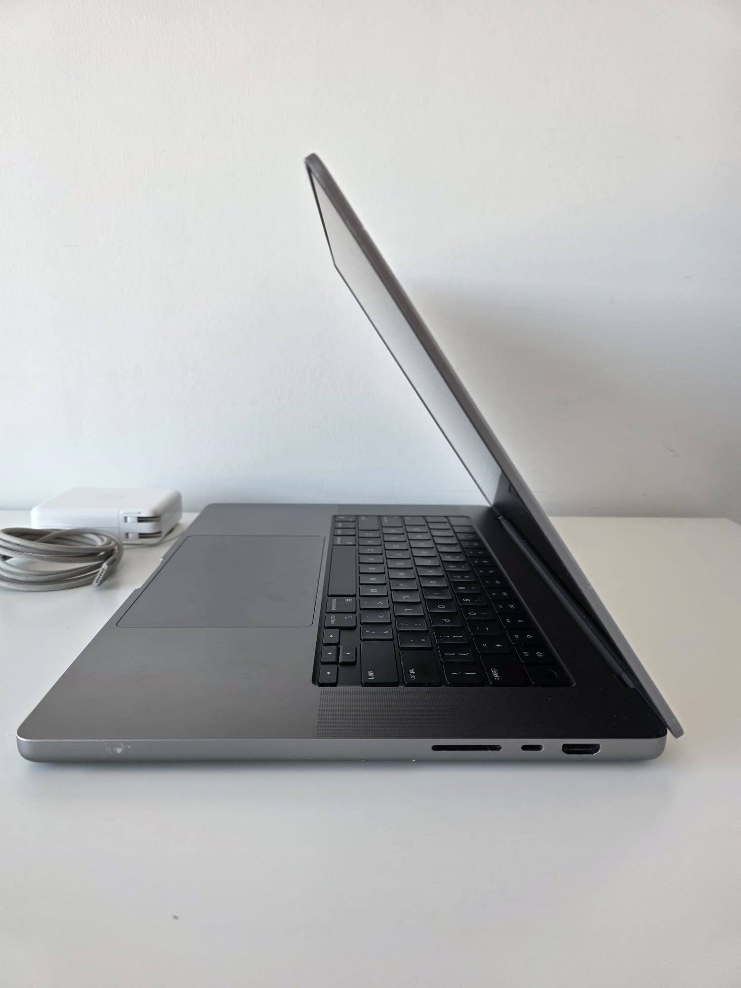 MacBook Pro 16" 2023 - M2 Pro 16GB 1TB - Laptop