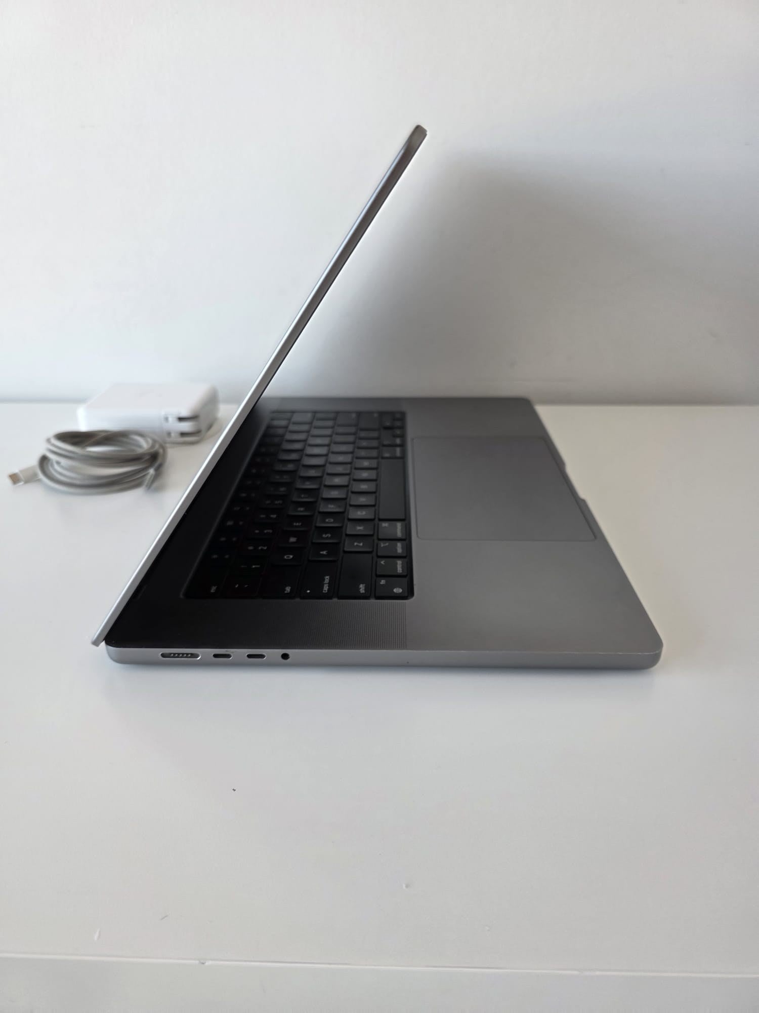 MacBook Pro 16" 2023 - M2 Pro 16GB 1TB - Laptop