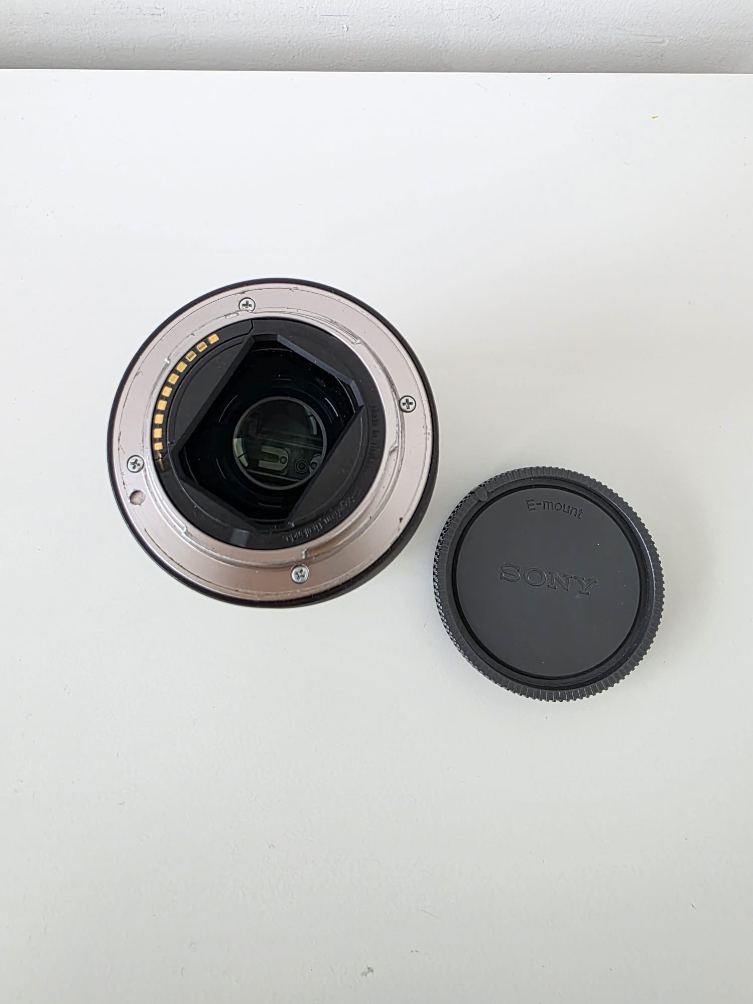 Sony Zeiss Sonnar T FE 55mm F1.8 ZA Lens - E-Mount Lens/Full-Frame Format - DOKAN