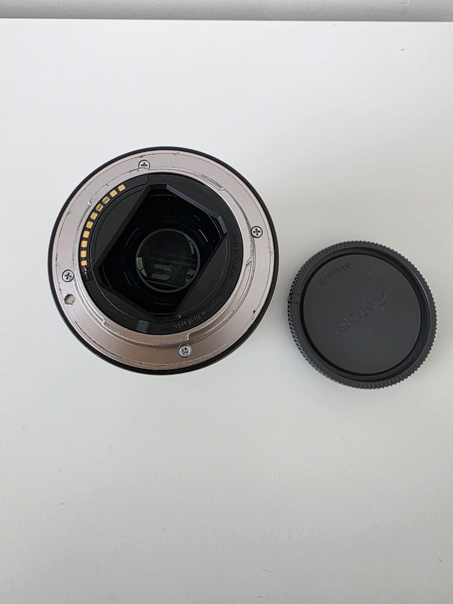 Sony Zeiss Sonnar T FE 55mm F1.8 ZA Lens - E-Mount Lens/Full-Frame Format - DOKAN