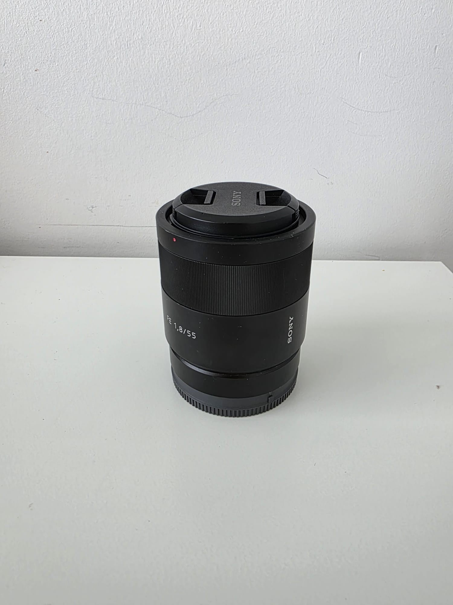 Sony Zeiss Sonnar T FE 55mm F1.8 ZA Lens - E-Mount Lens/Full-Frame Format