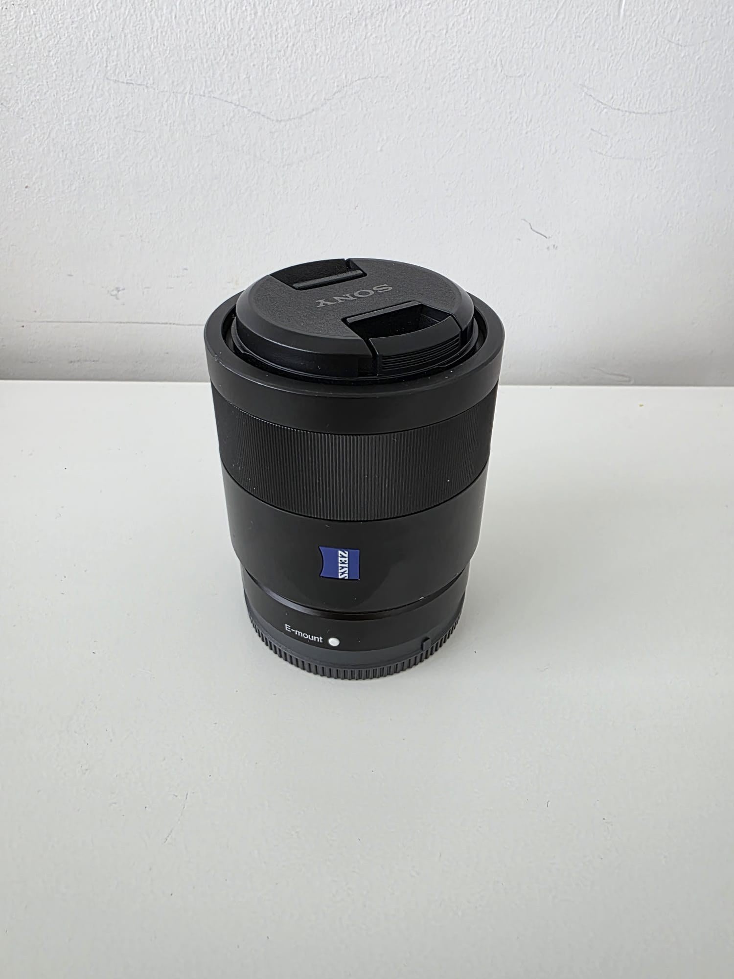 Sony Zeiss Sonnar T FE 55mm F1.8 ZA Lens - E-Mount Lens/Full-Frame Format