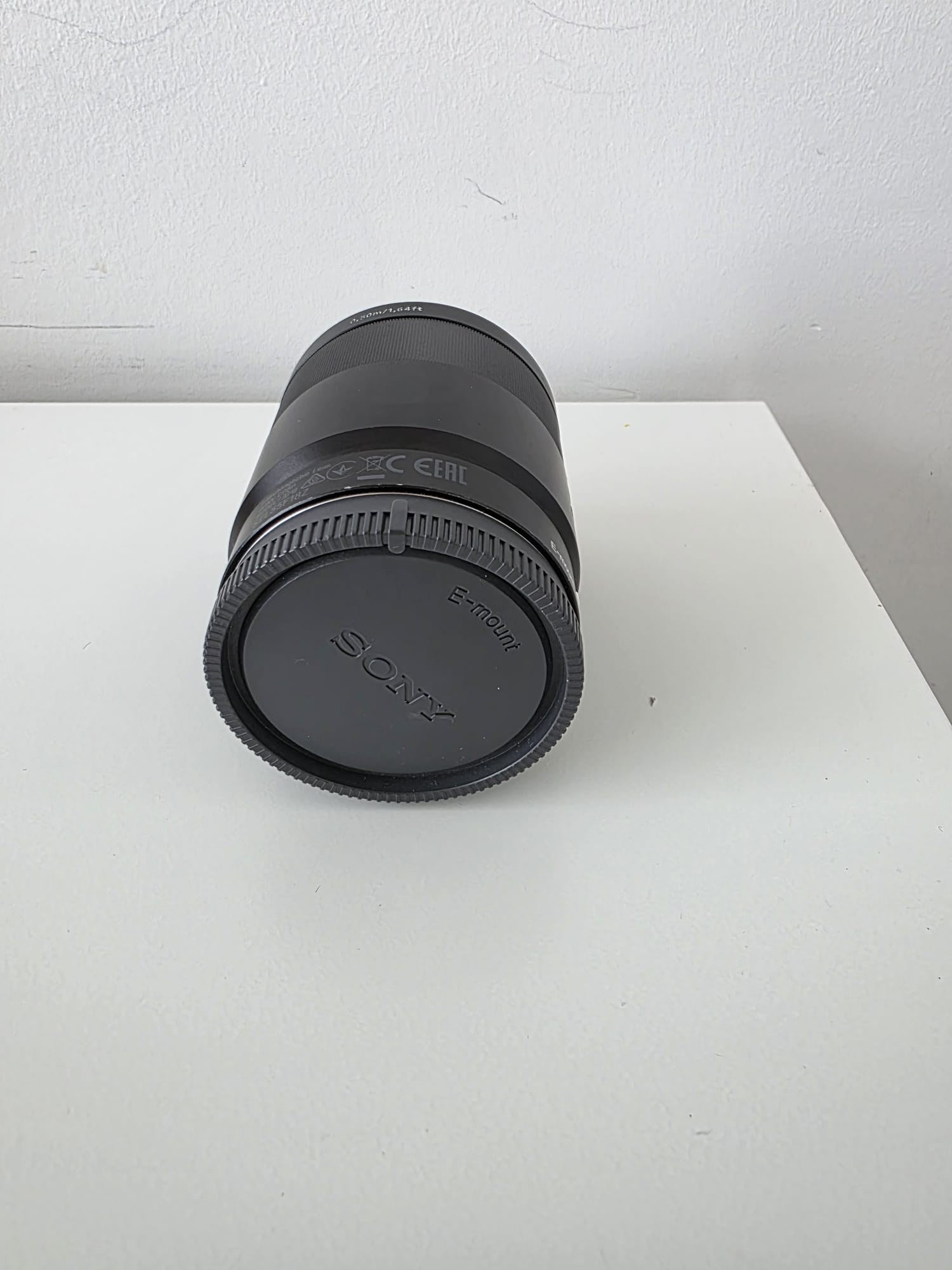 Sony Zeiss Sonnar T FE 55mm F1.8 ZA Lens - E-Mount Lens/Full-Frame Format - DOKAN