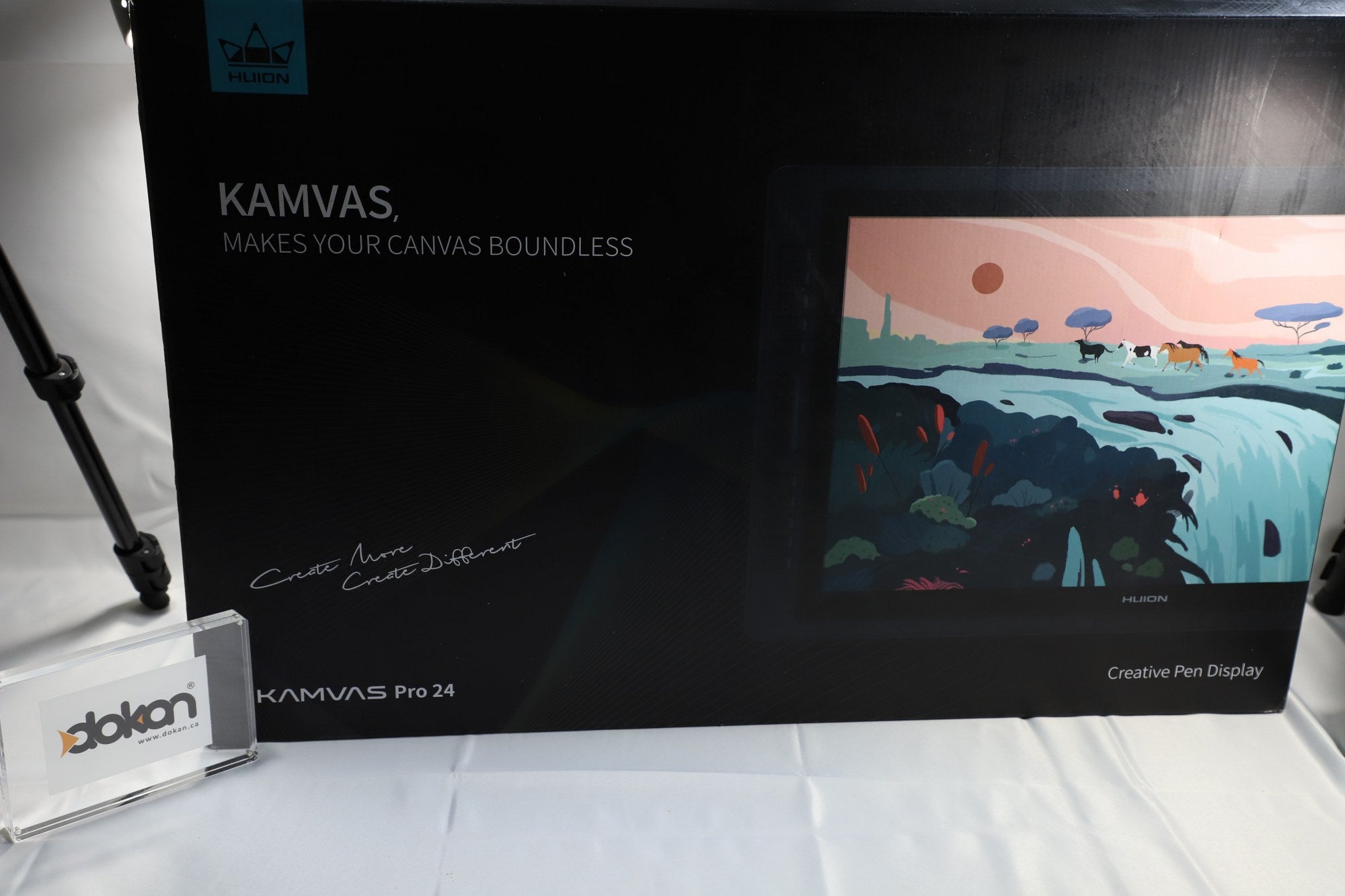 HUION KAMVAS Pro 24 - Drawing Tablet