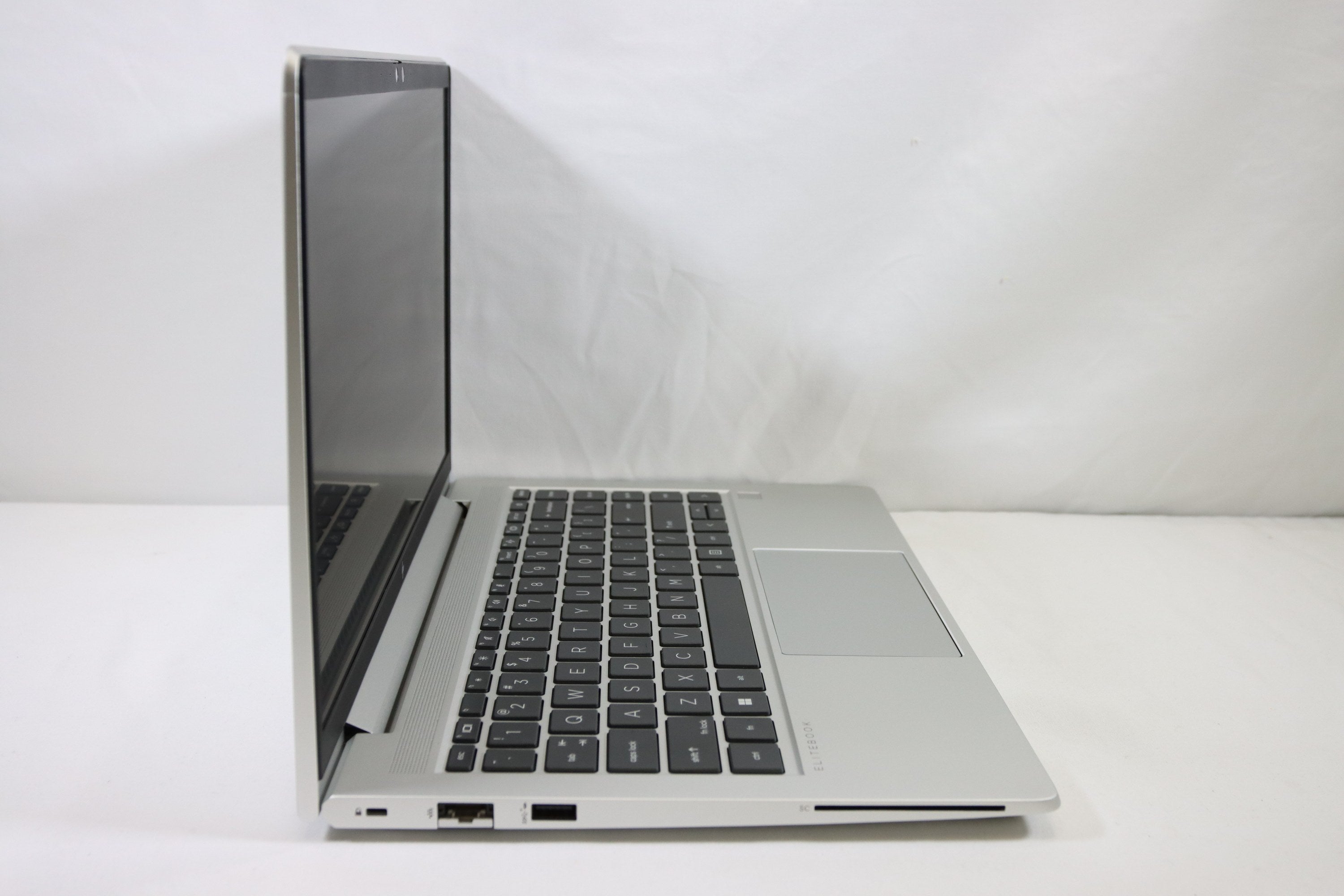 HP EliteBook 645 G10 14" - R7 7730U 32 Go 256 Go - Ordinateur portable à écran tactile