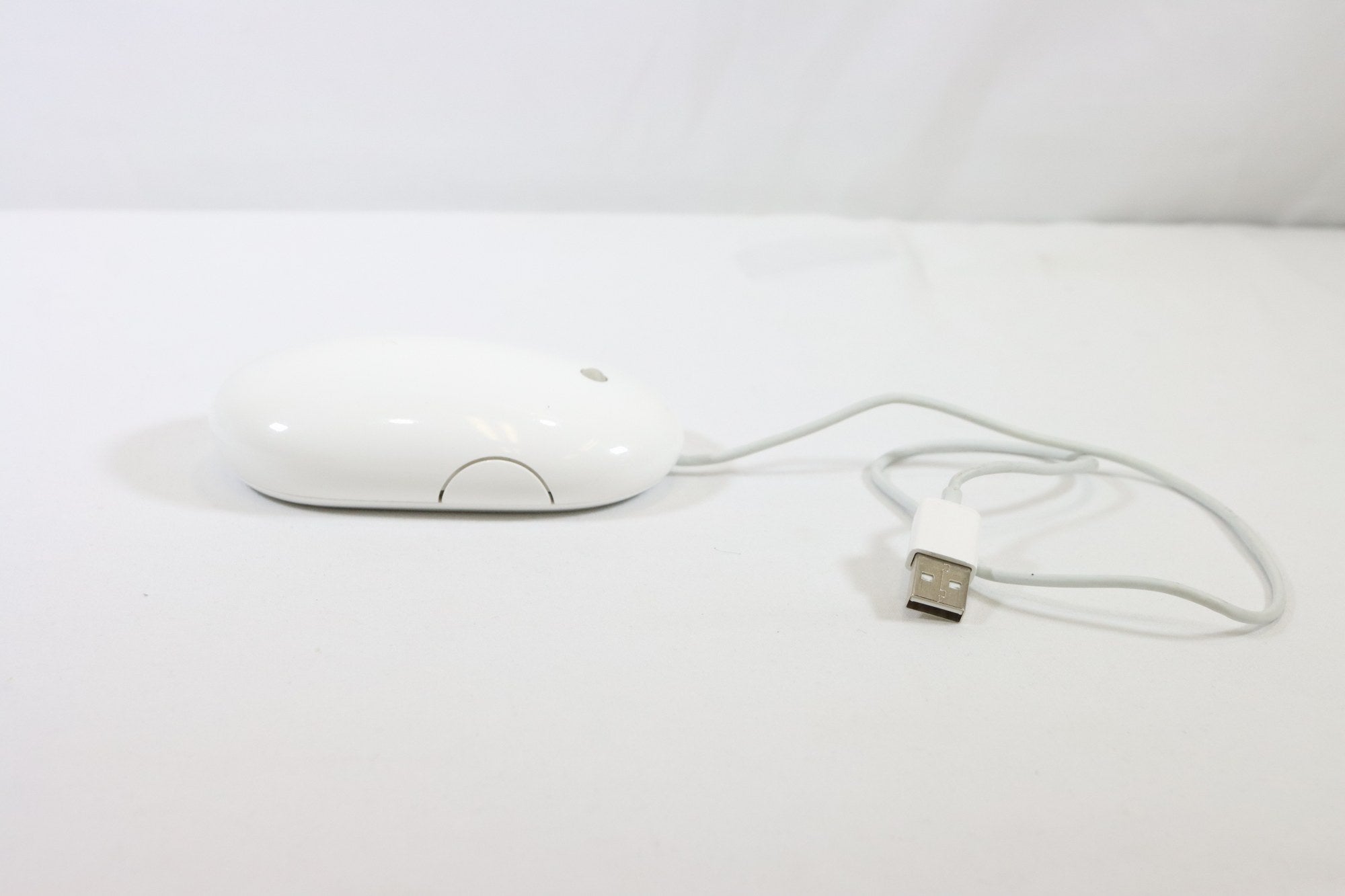 Souris filaire Apple