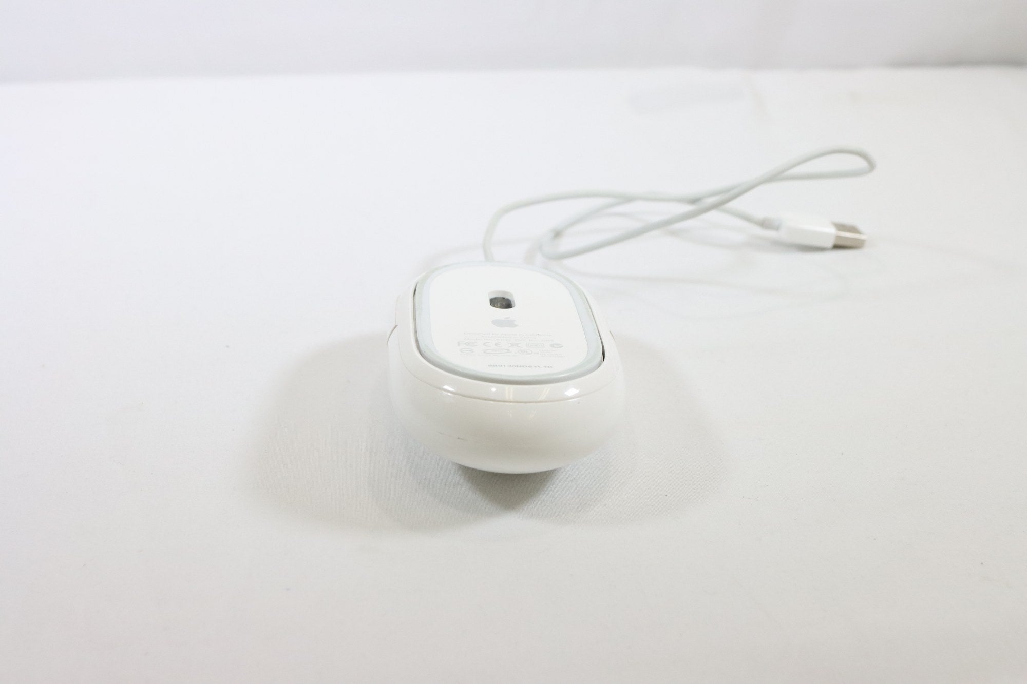 Souris filaire Apple