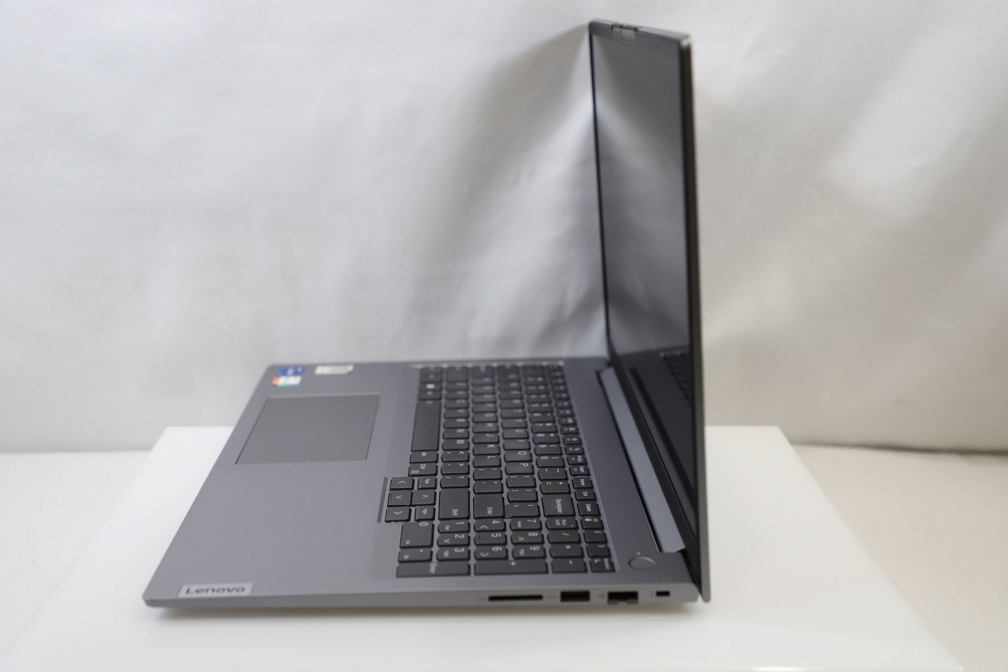 Lenovo ThinkBook 16 G6 16" - Intel i7 1355U 16GB 512GB - Touchscreen Laptop