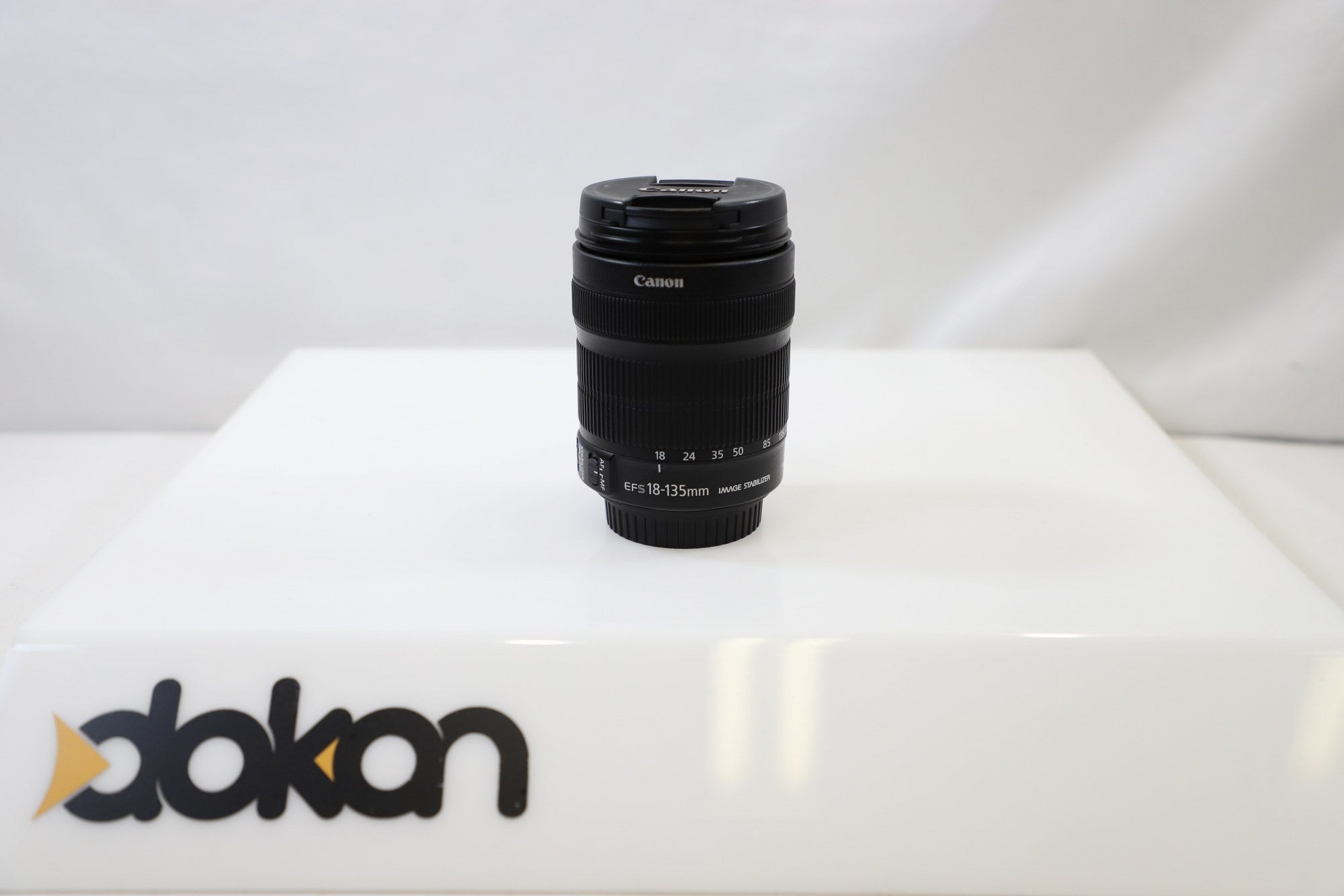 Canon EF-S 18-135mm f/3.5-5.6 IS Standard Zoom Lens - EF-S Mount Lens/APS-C Format